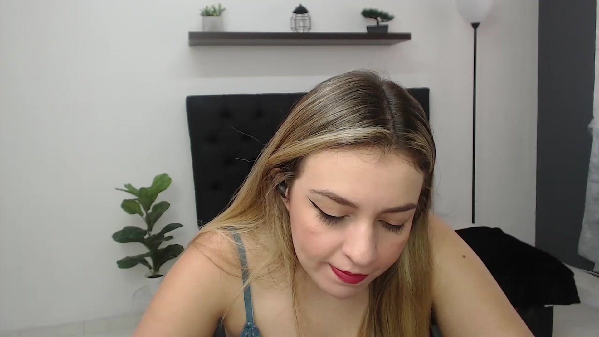 Gallery image thumbnail from CamilleDucan's myfreecams stream on, 07/29/2025, 14:16 image 2 of 20