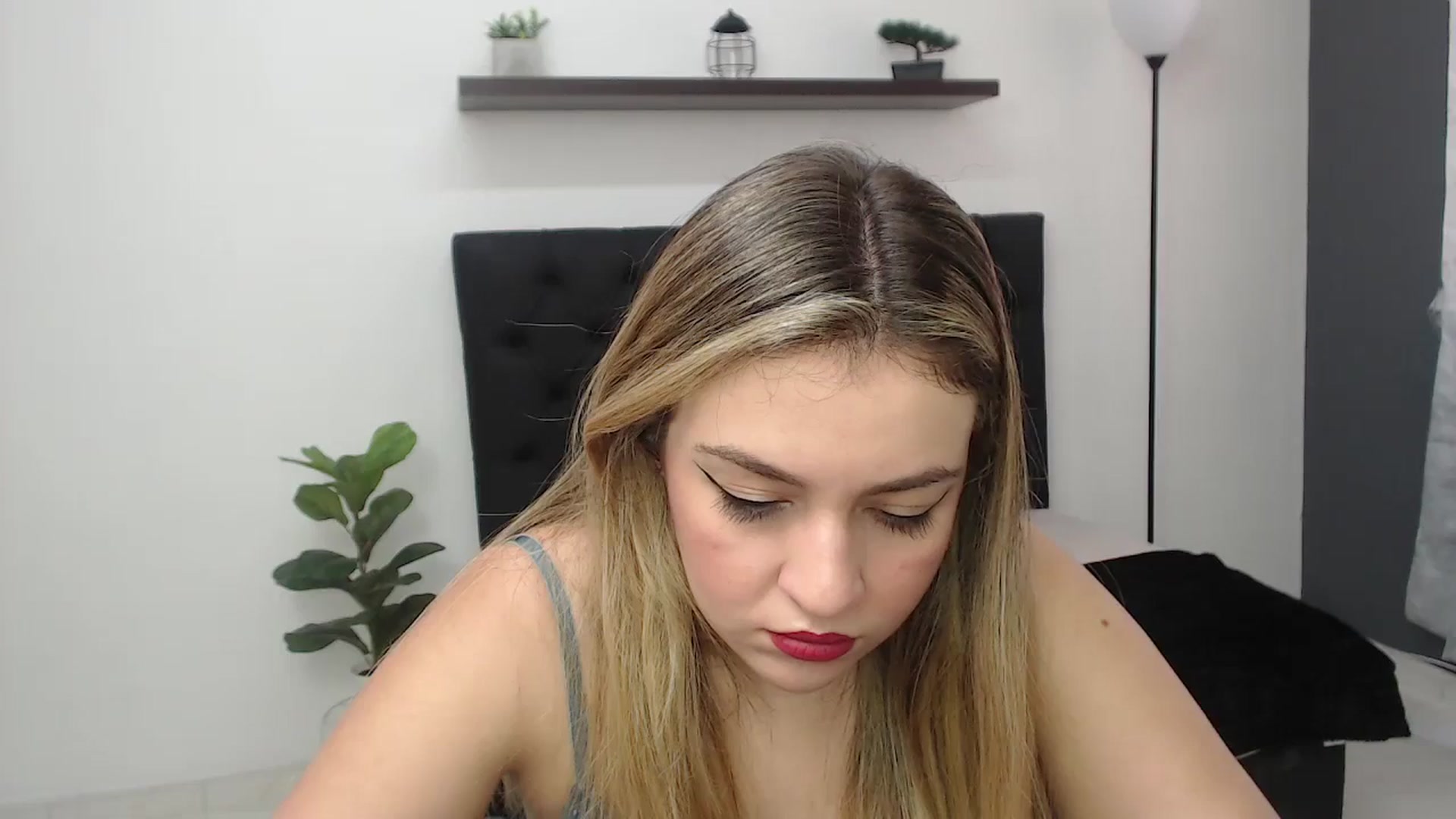 Gallery image thumbnail from CamilleDucan's myfreecams stream on, 07/29/2025, 14:16 image 12 of 20