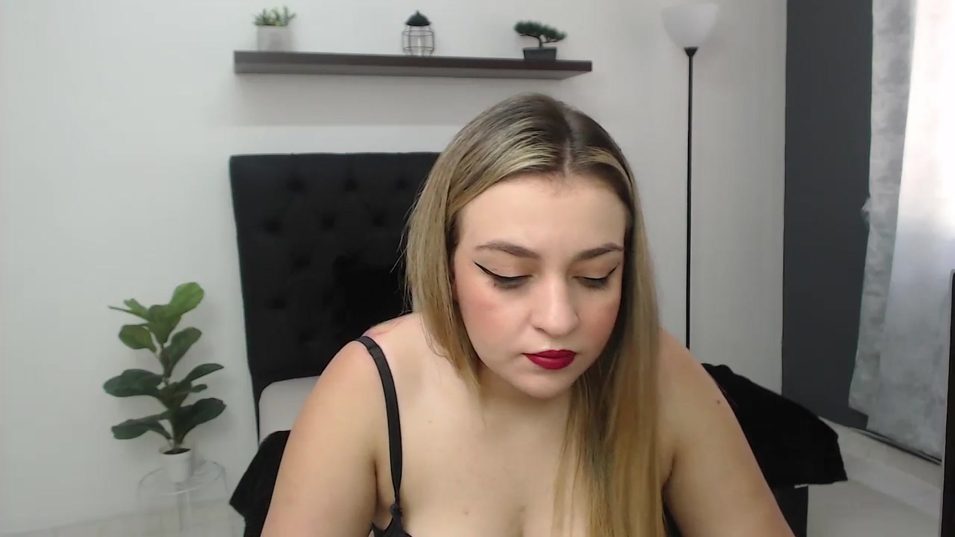 Gallery image thumbnail from CamilleDucan's myfreecams stream on, 07/30/2025, 13:29 image 17 of 20