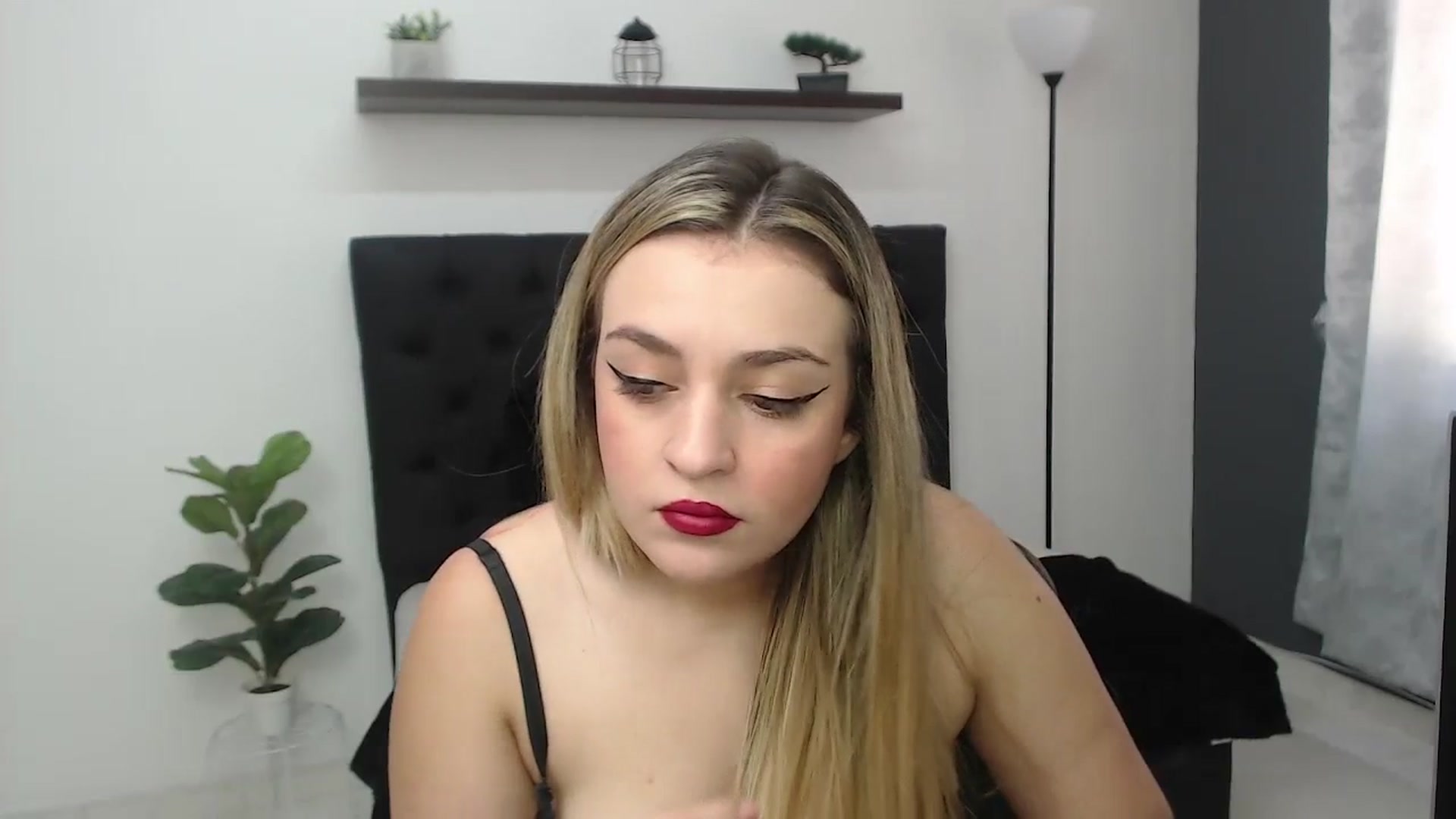 Gallery image thumbnail from CamilleDucan's myfreecams stream on, 07/30/2025, 13:29 image 9 of 20