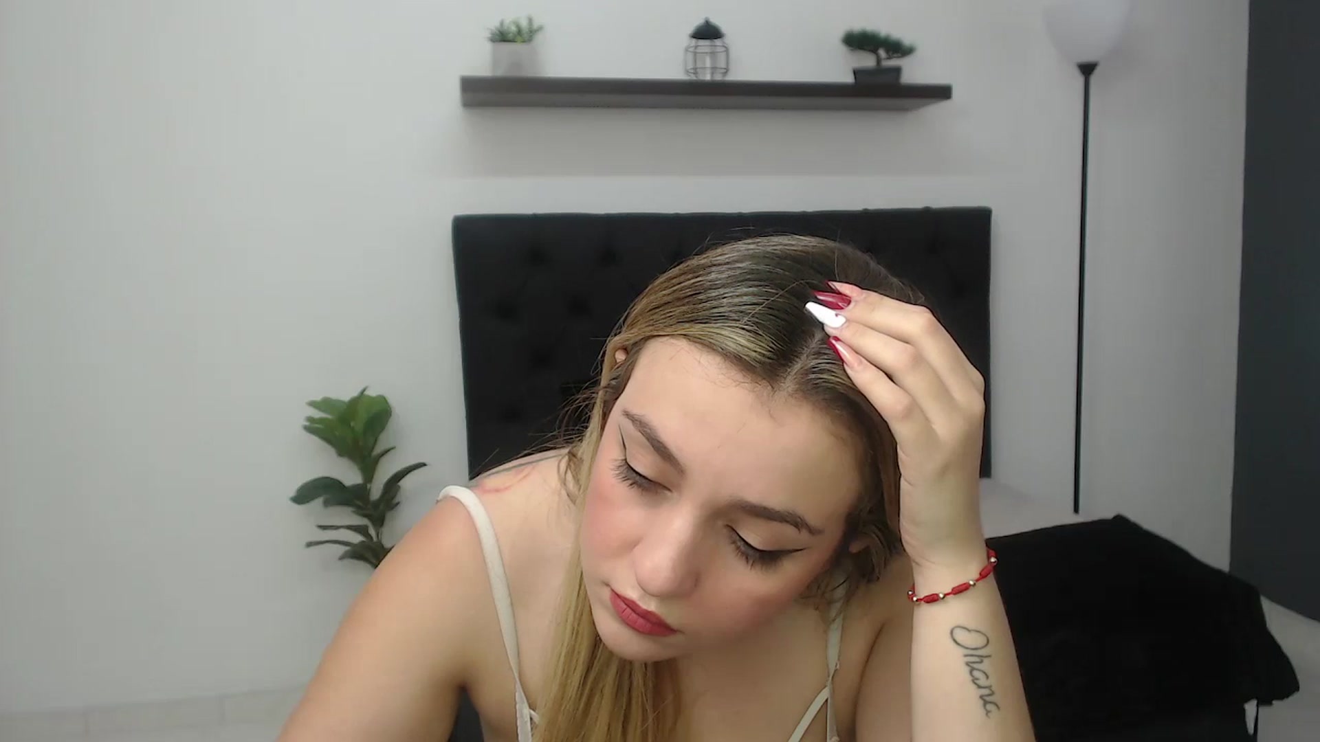Gallery image thumbnail from CamilleDucan's myfreecams stream on, 07/31/2025, 14:07 image 15 of 20