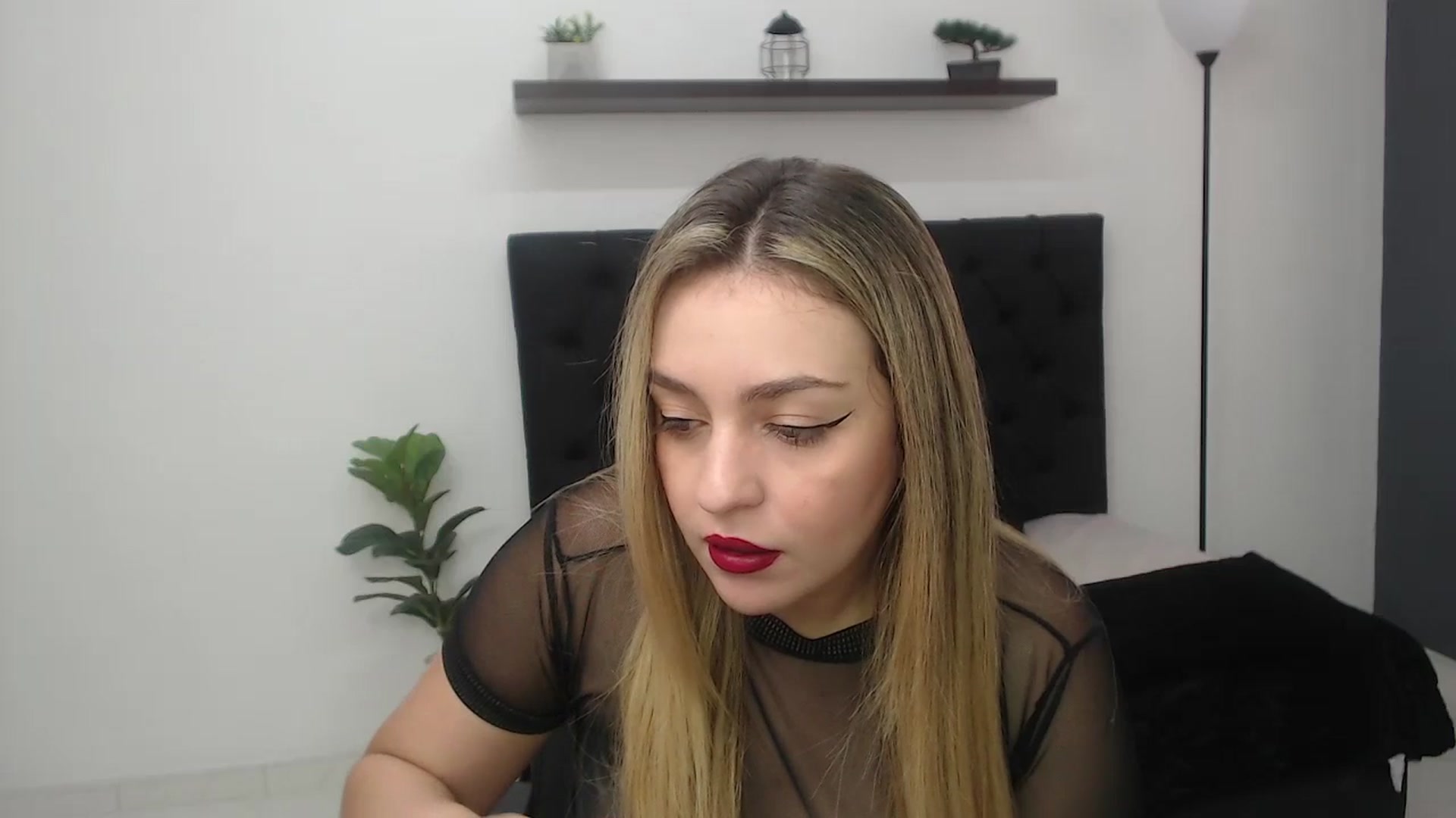 Gallery image thumbnail from CamilleDucan's myfreecams stream on, 08/01/2025, 13:22 image 16 of 20