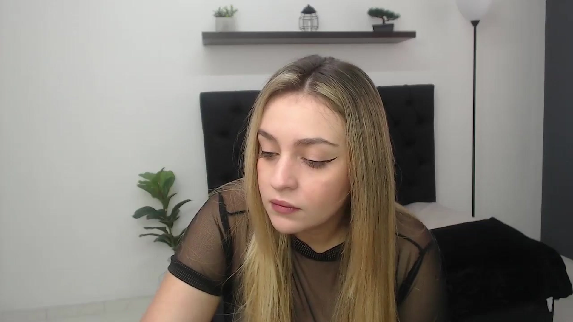 Gallery image thumbnail from CamilleDucan's myfreecams stream on, 08/01/2025, 13:22 image 11 of 20
