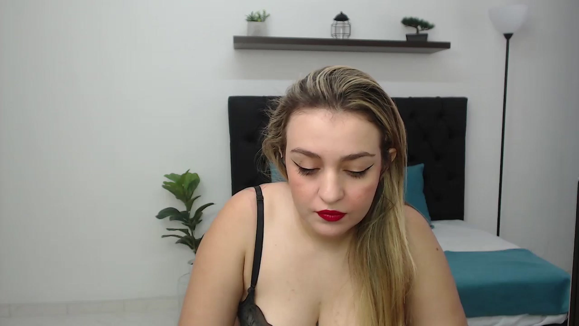 Gallery image thumbnail from CamilleDucan's myfreecams stream on, 08/04/2025, 14:06 image 20 of 20
