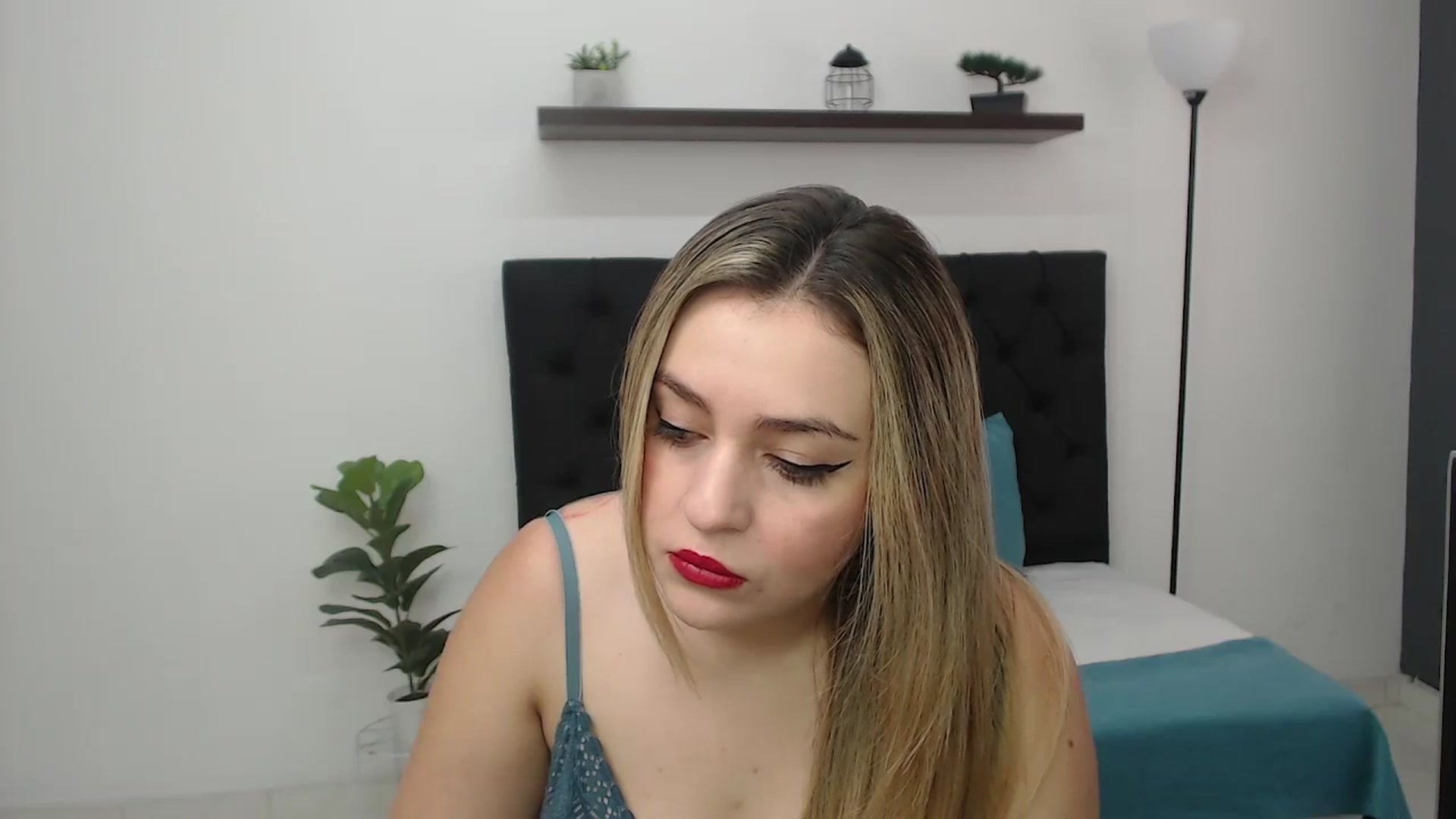 Gallery image thumbnail from CamilleDucan's myfreecams stream on, 08/20/2025, 13:36 image 4 of 20