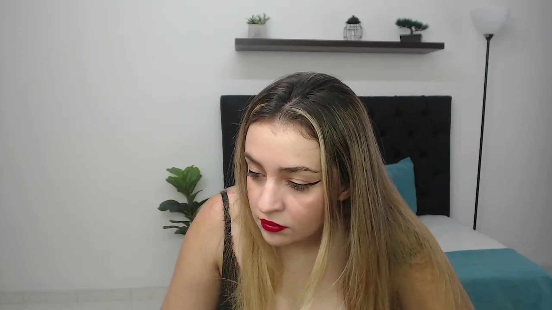 Gallery image thumbnail from CamilleDucan's myfreecams stream on, 08/25/2025, 13:24 image 19 of 20