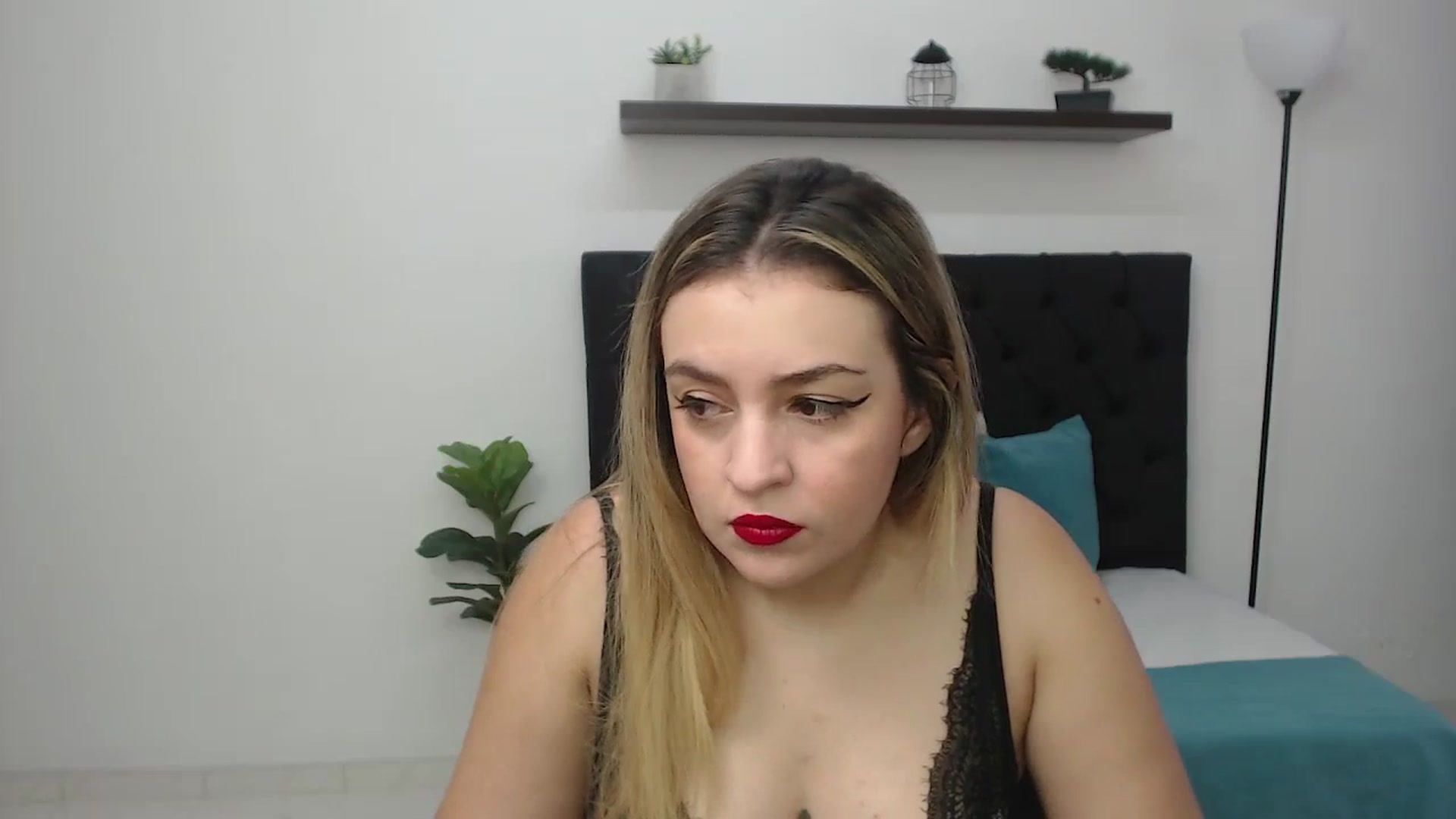 Gallery image thumbnail from CamilleDucan's myfreecams stream on, 08/25/2025, 13:24 image 16 of 20