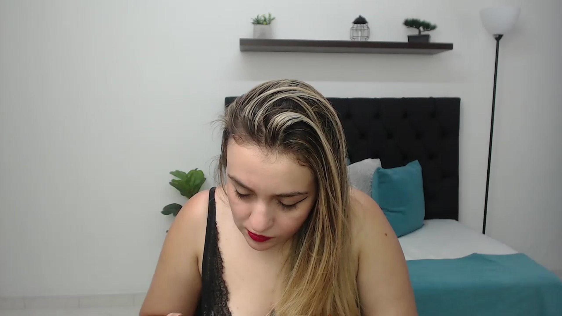Gallery image thumbnail from CamilleDucan's myfreecams stream on, 08/25/2025, 17:07 image 15 of 20
