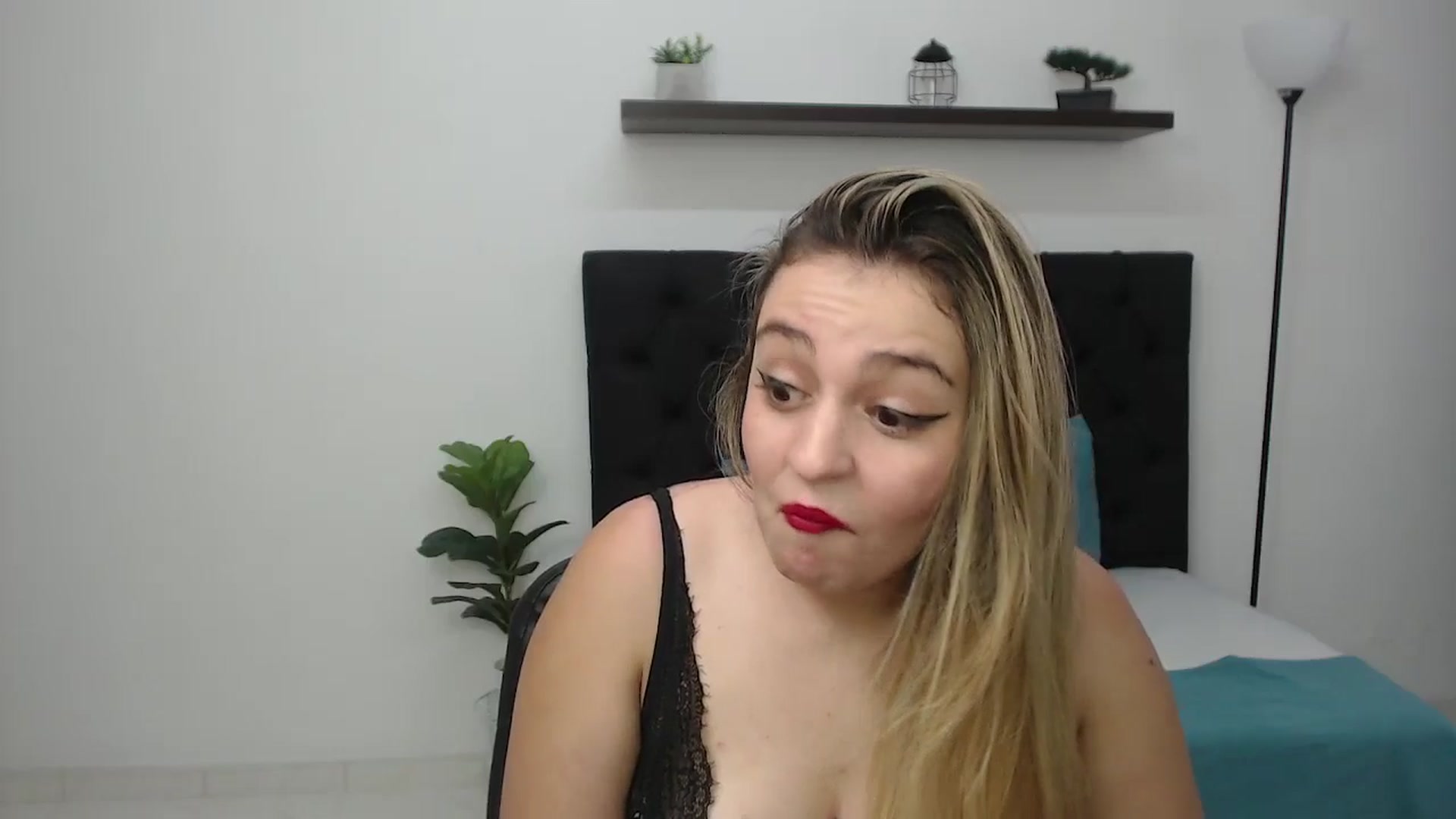 Gallery image thumbnail from CamilleDucan's myfreecams stream on, 08/25/2025, 17:07 image 13 of 20
