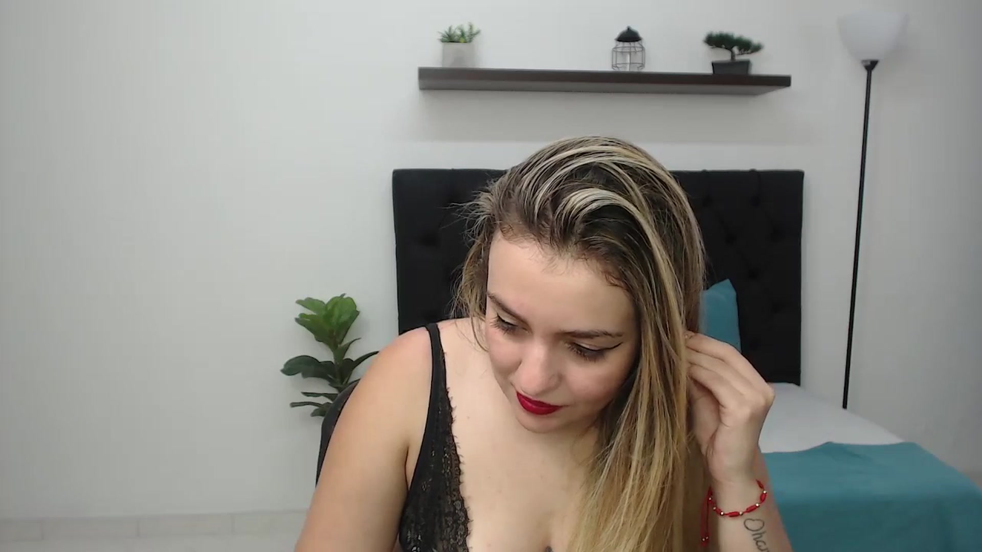Gallery image thumbnail from CamilleDucan's myfreecams stream on, 08/25/2025, 17:07 image 17 of 20