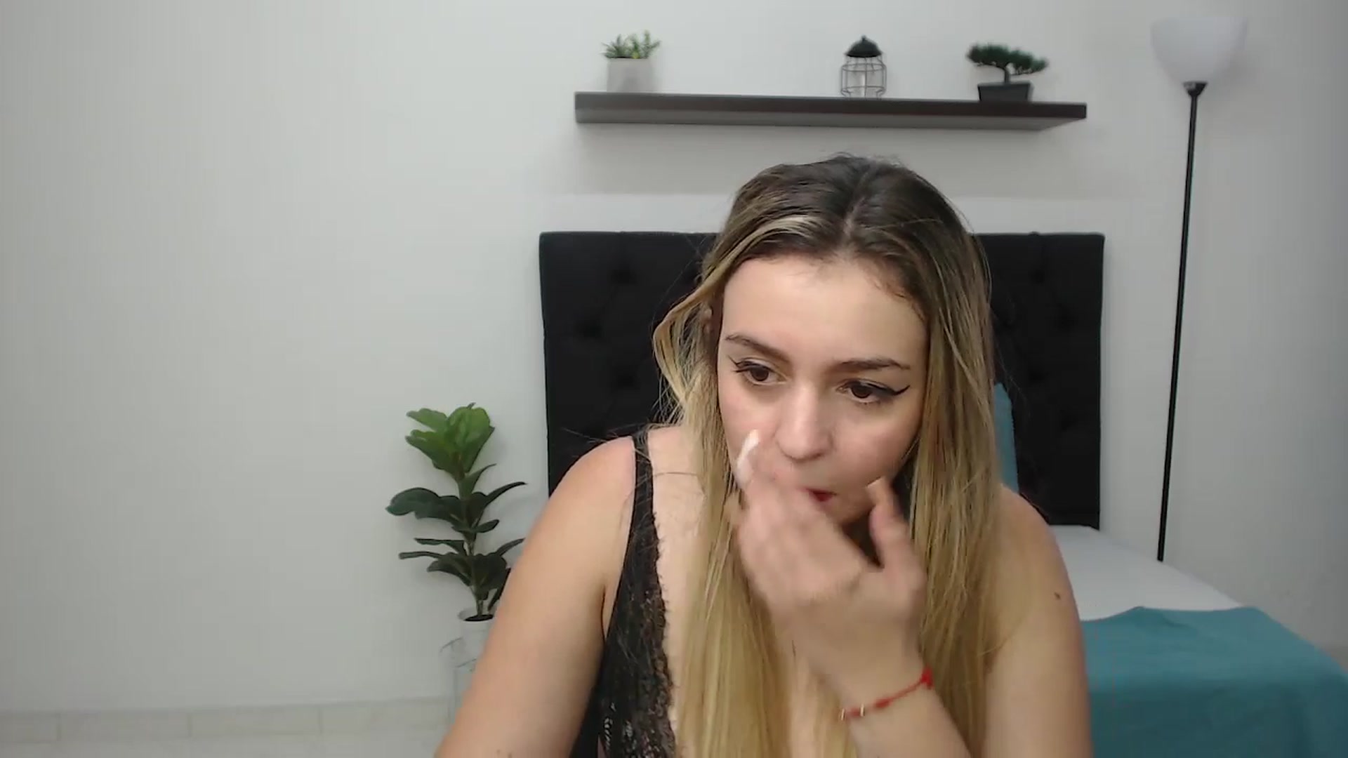 Gallery image thumbnail from CamilleDucan's myfreecams stream on, 08/25/2025, 17:07 image 2 of 20