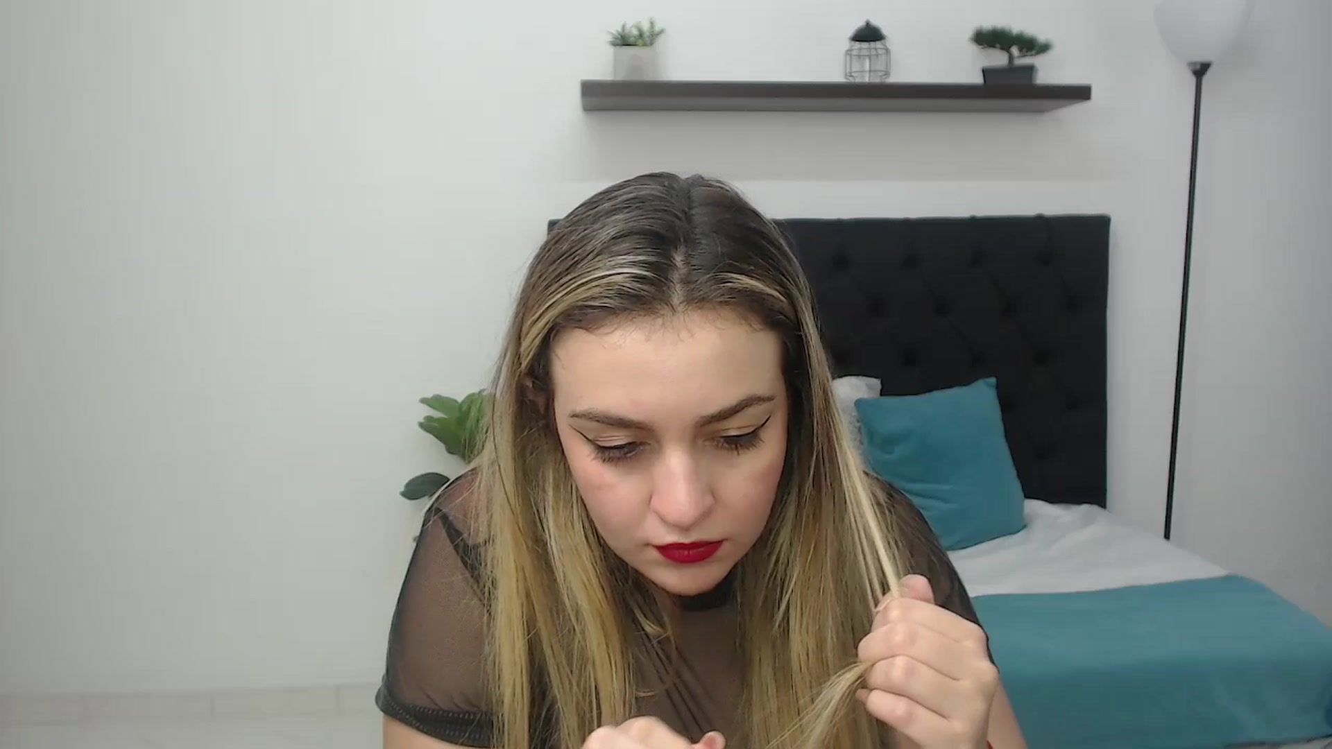 Gallery image thumbnail from CamilleDucan's myfreecams stream on, 08/27/2025, 17:12 image 16 of 20