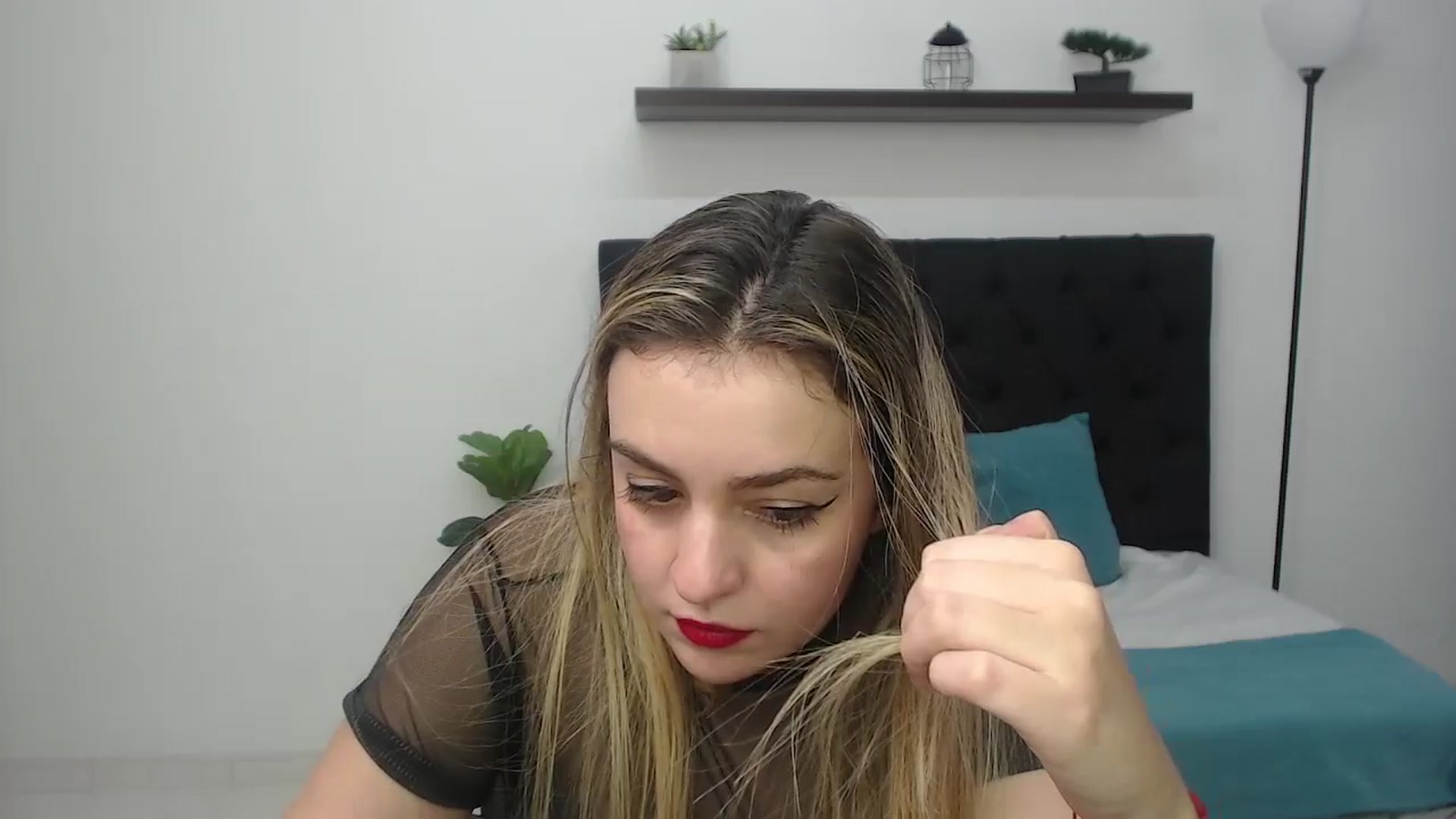 Gallery image thumbnail from CamilleDucan's myfreecams stream on, 08/27/2025, 17:12 image 14 of 20