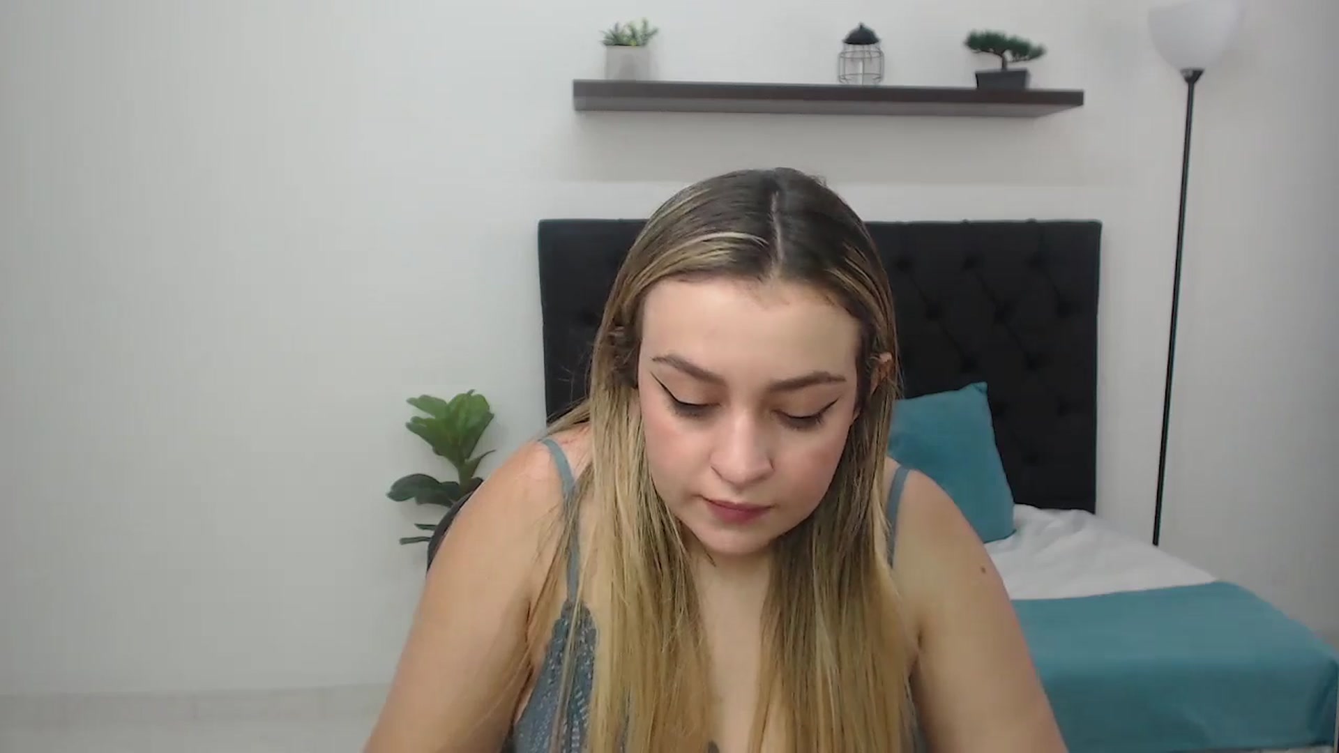 Gallery image thumbnail from CamilleDucan's myfreecams stream on, 08/28/2025, 13:41 image 16 of 20