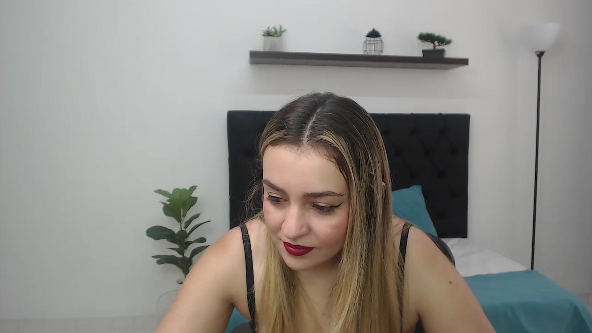 Gallery image thumbnail from CamilleDucan's myfreecams stream on, 08/29/2025, 13:35 image 15 of 20