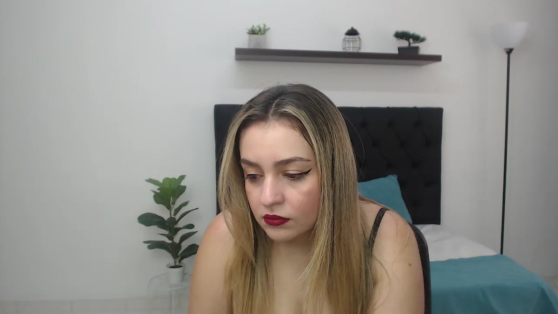 Gallery image thumbnail from CamilleDucan's myfreecams stream on, 08/29/2025, 13:35 image 12 of 20