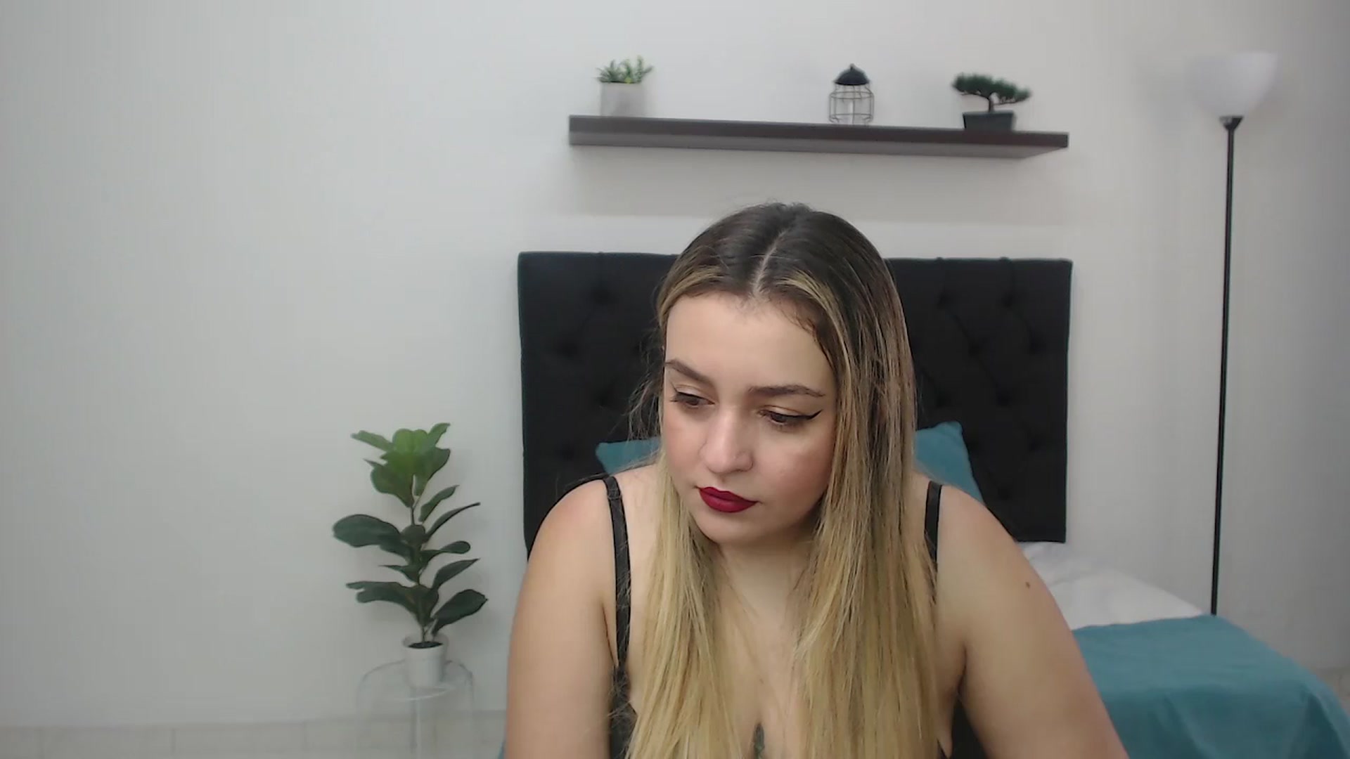 Gallery image thumbnail from CamilleDucan's myfreecams stream on, 08/29/2025, 13:35 image 14 of 20