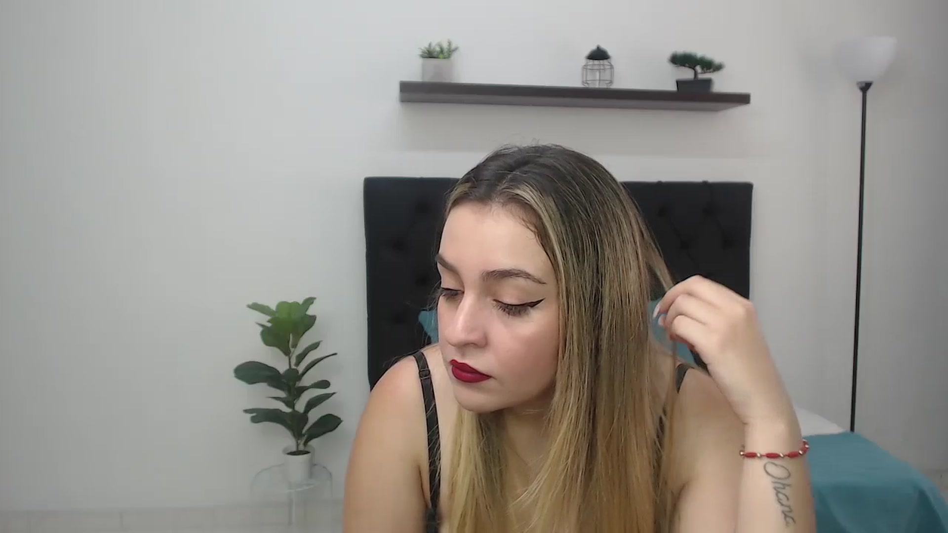 Gallery image thumbnail from CamilleDucan's myfreecams stream on, 08/29/2025, 13:35 image 13 of 20