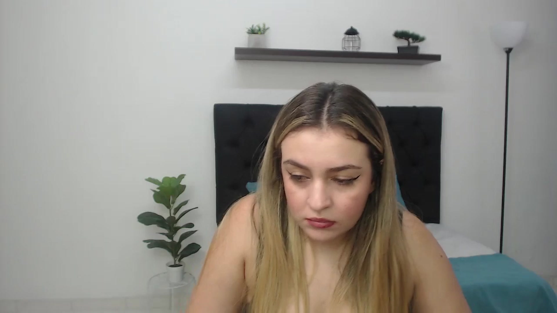 Gallery image thumbnail from CamilleDucan's myfreecams stream on, 08/29/2025, 14:34 image 18 of 20