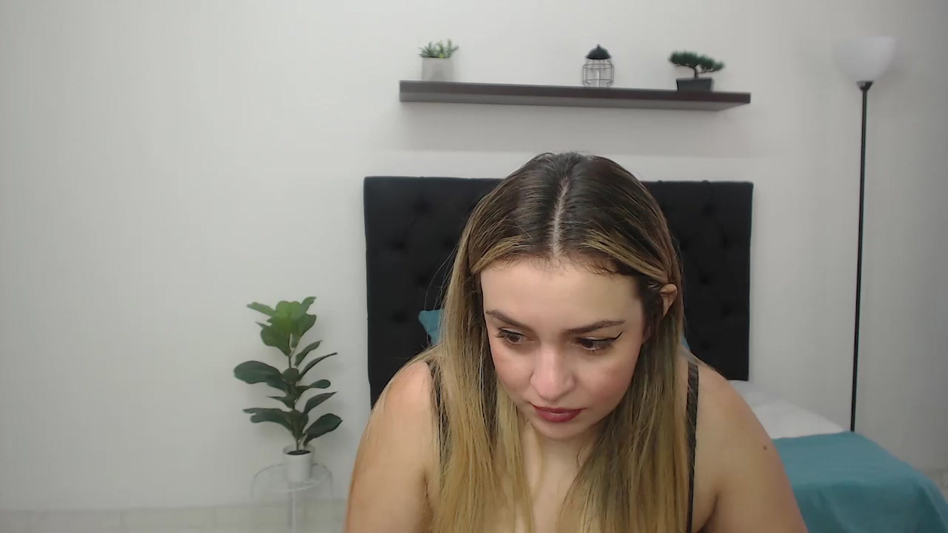 Gallery image thumbnail from CamilleDucan's myfreecams stream on, 08/29/2025, 14:34 image 19 of 20