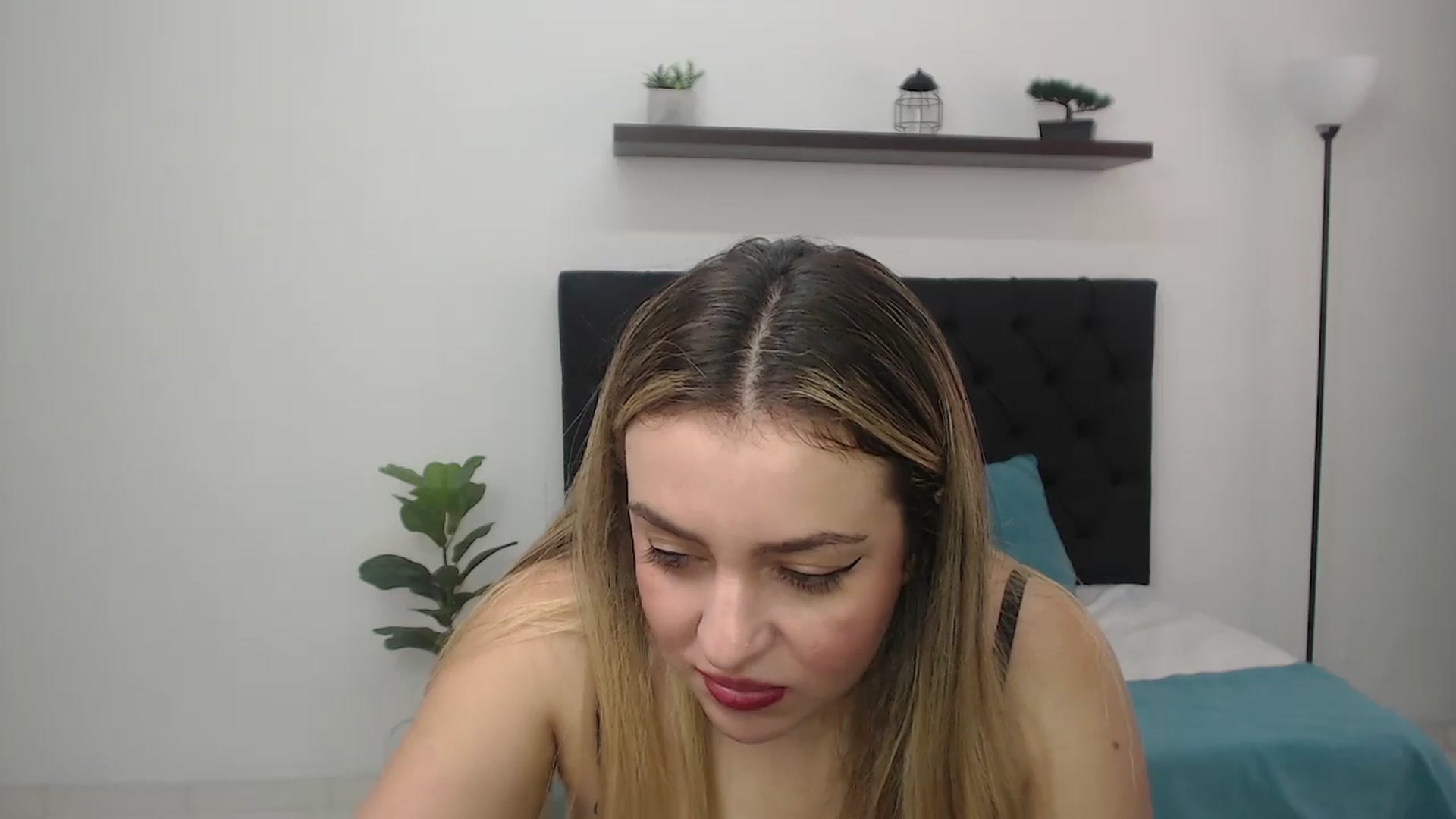 Gallery image thumbnail from CamilleDucan's myfreecams stream on, 08/29/2025, 14:34 image 6 of 20