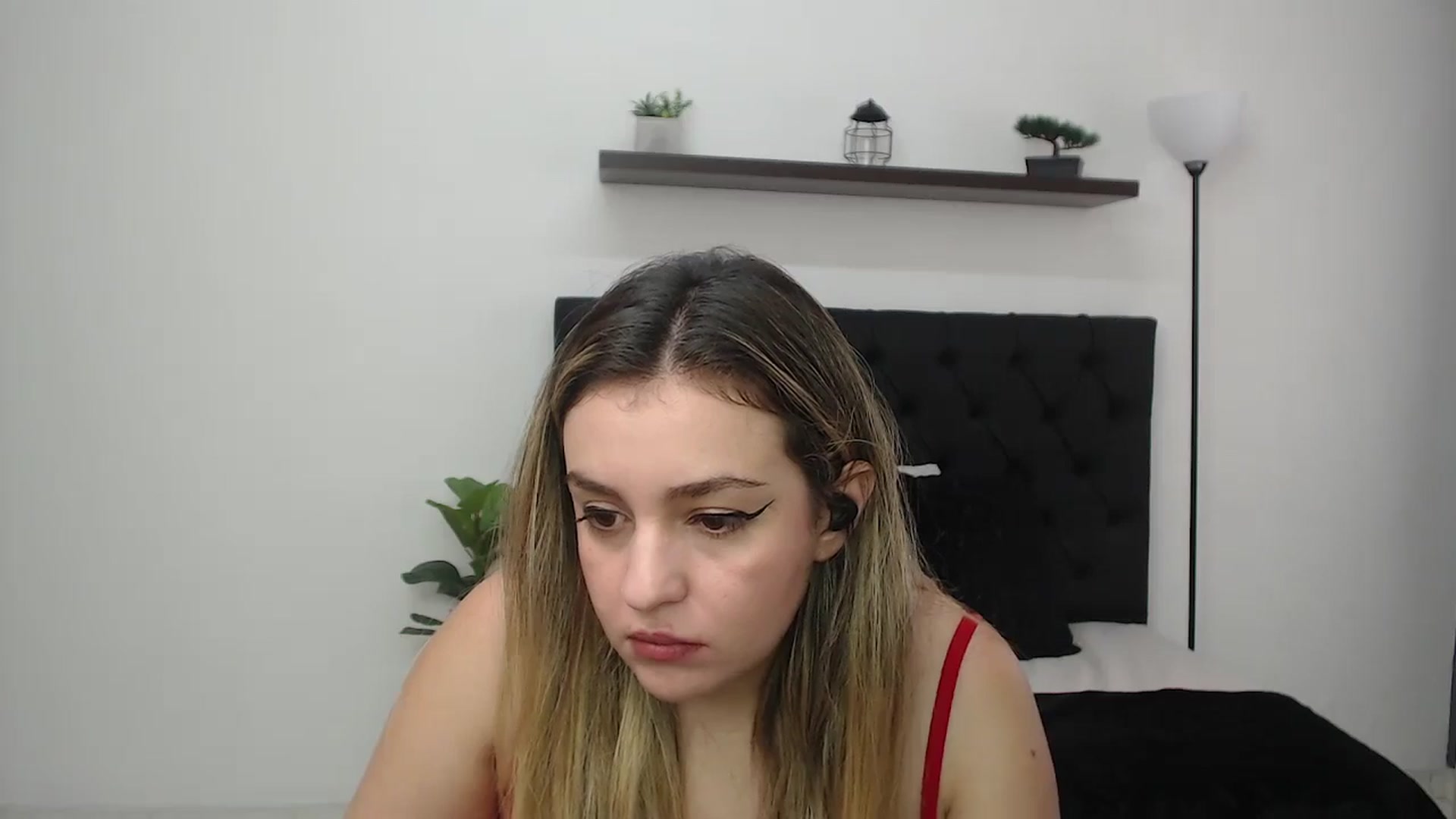 Gallery image thumbnail from CamilleDucan's myfreecams stream on, 10/07/2025, 16:07 image 16 of 20