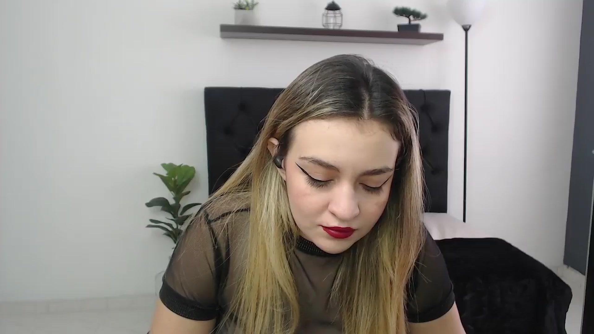 Gallery image thumbnail from CamilleDucan's myfreecams stream on, 10/09/2025, 13:27 image 17 of 20