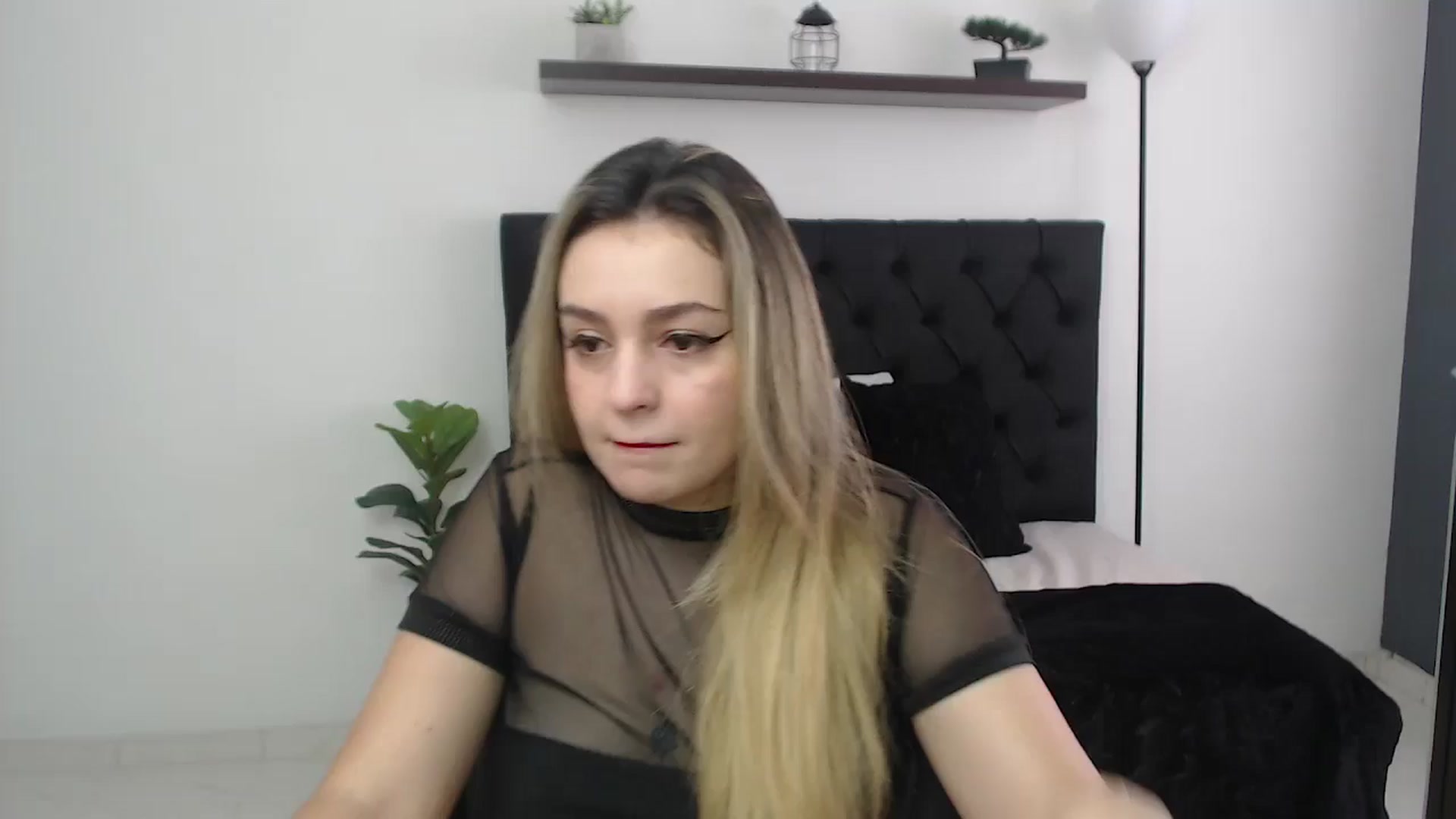 Gallery image thumbnail from CamilleDucan's myfreecams stream on, 10/09/2025, 13:27 image 1 of 20