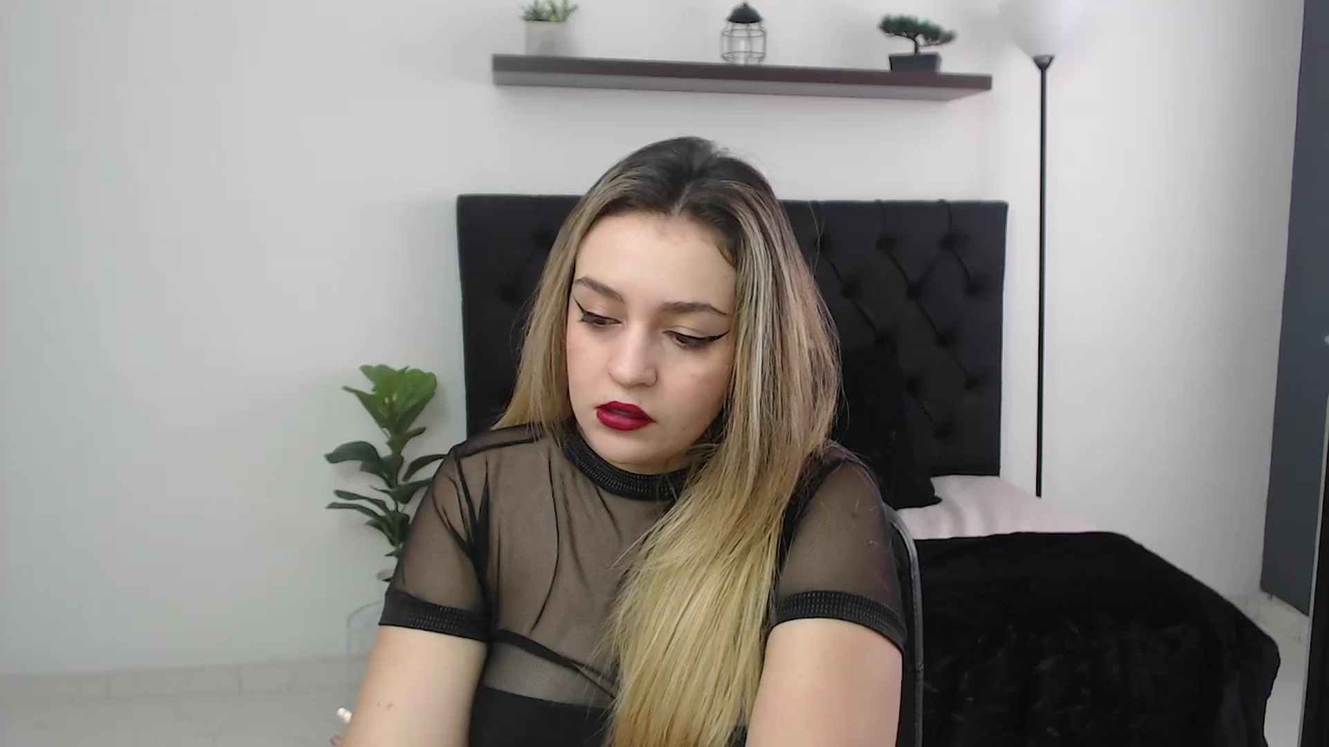 Gallery image thumbnail from CamilleDucan's myfreecams stream on, 10/09/2025, 13:27 image 5 of 20