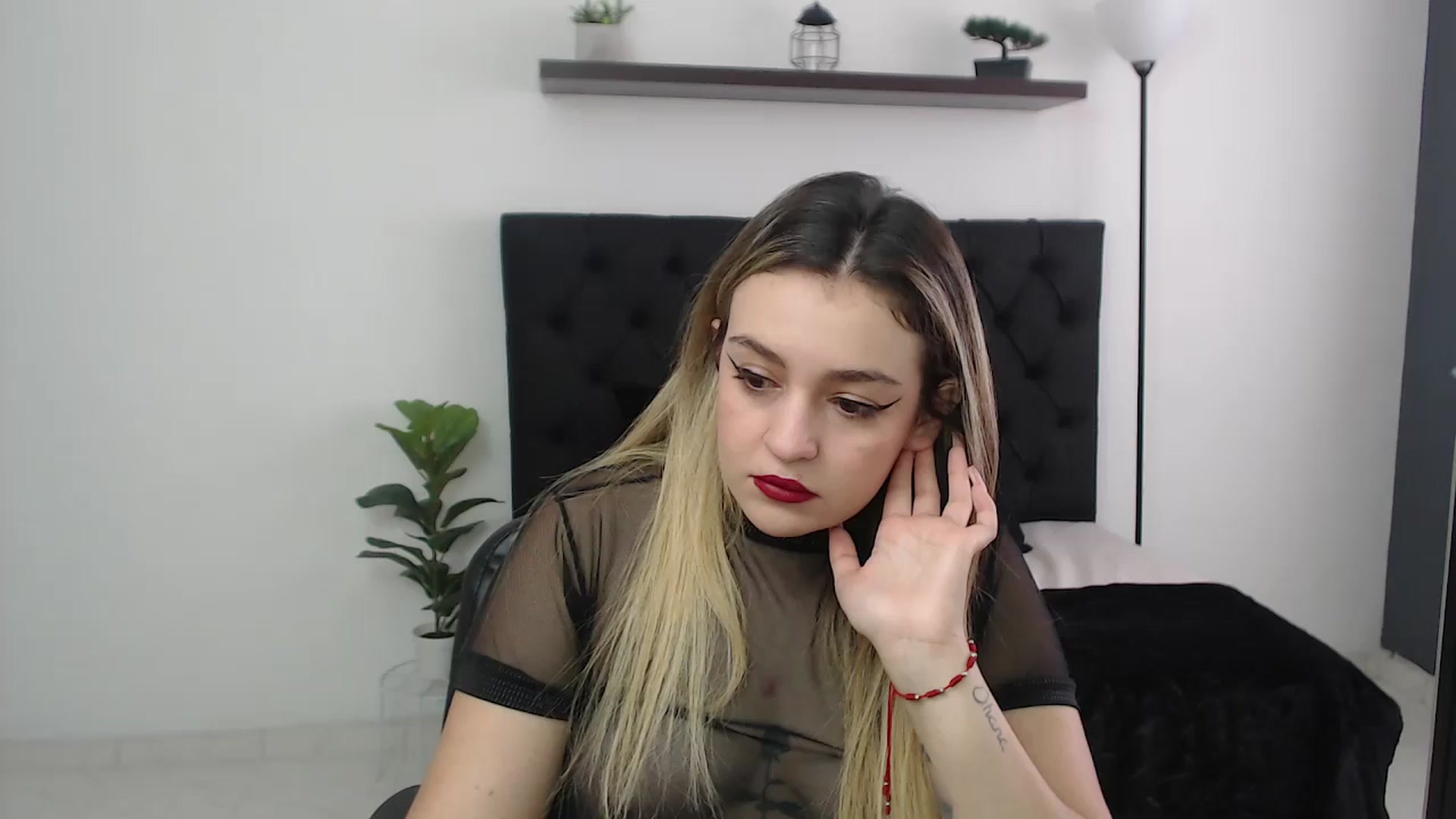 Gallery image thumbnail from CamilleDucan's myfreecams stream on, 10/09/2025, 13:27 image 18 of 20