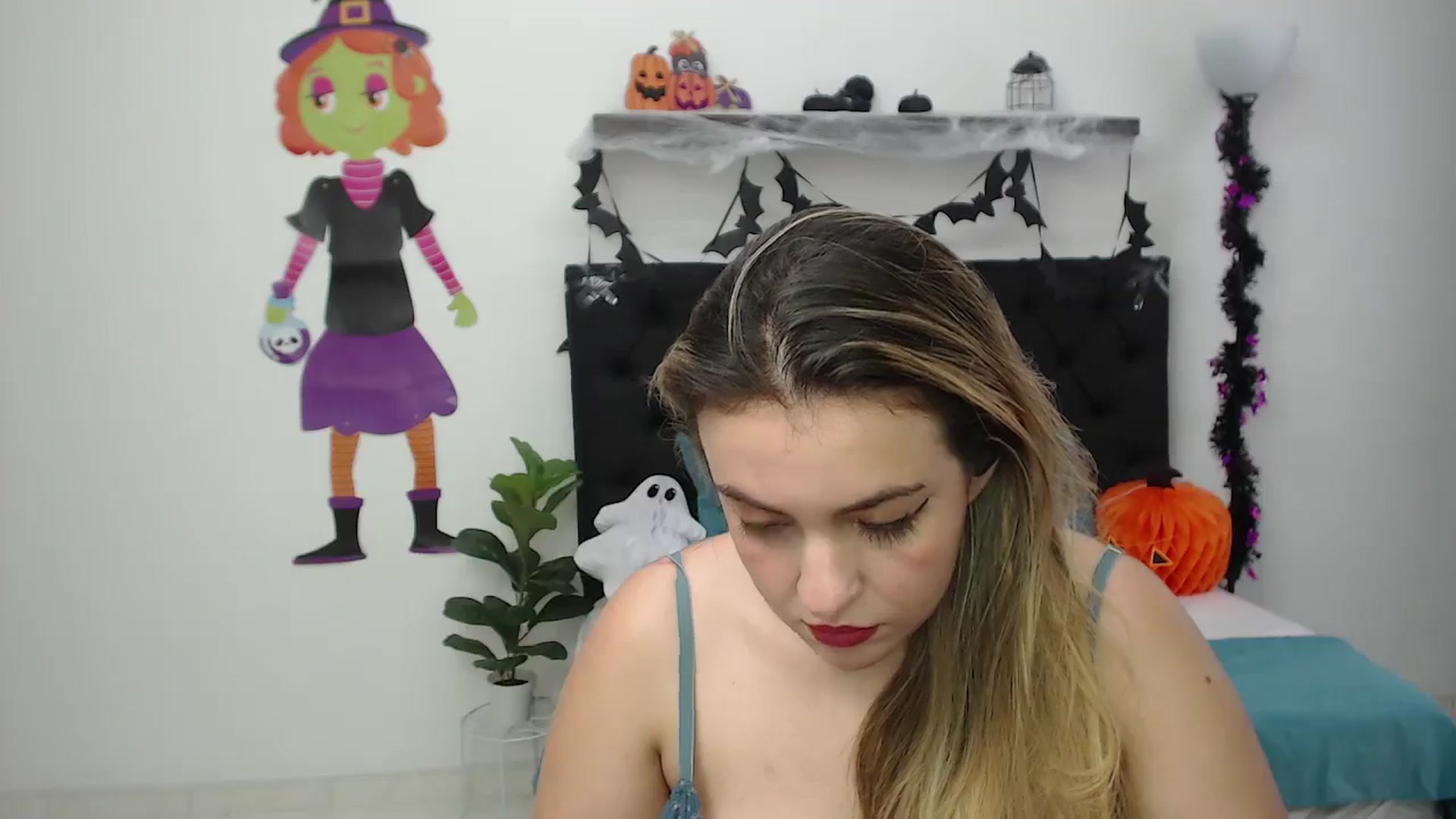 Gallery image thumbnail from CamilleDucan's myfreecams stream on, 10/29/2025, 16:27 image 14 of 20