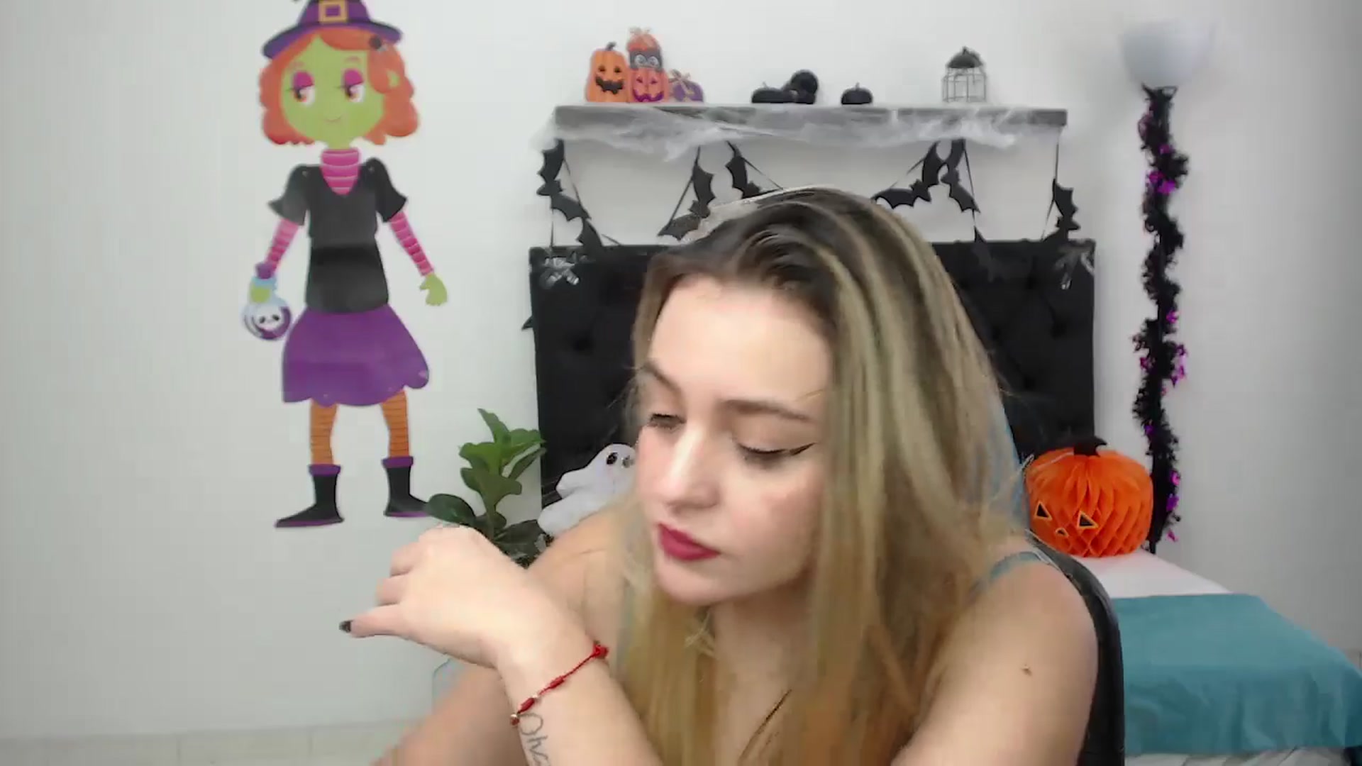 Gallery image thumbnail from CamilleDucan's myfreecams stream on, 10/29/2025, 16:27 image 13 of 20
