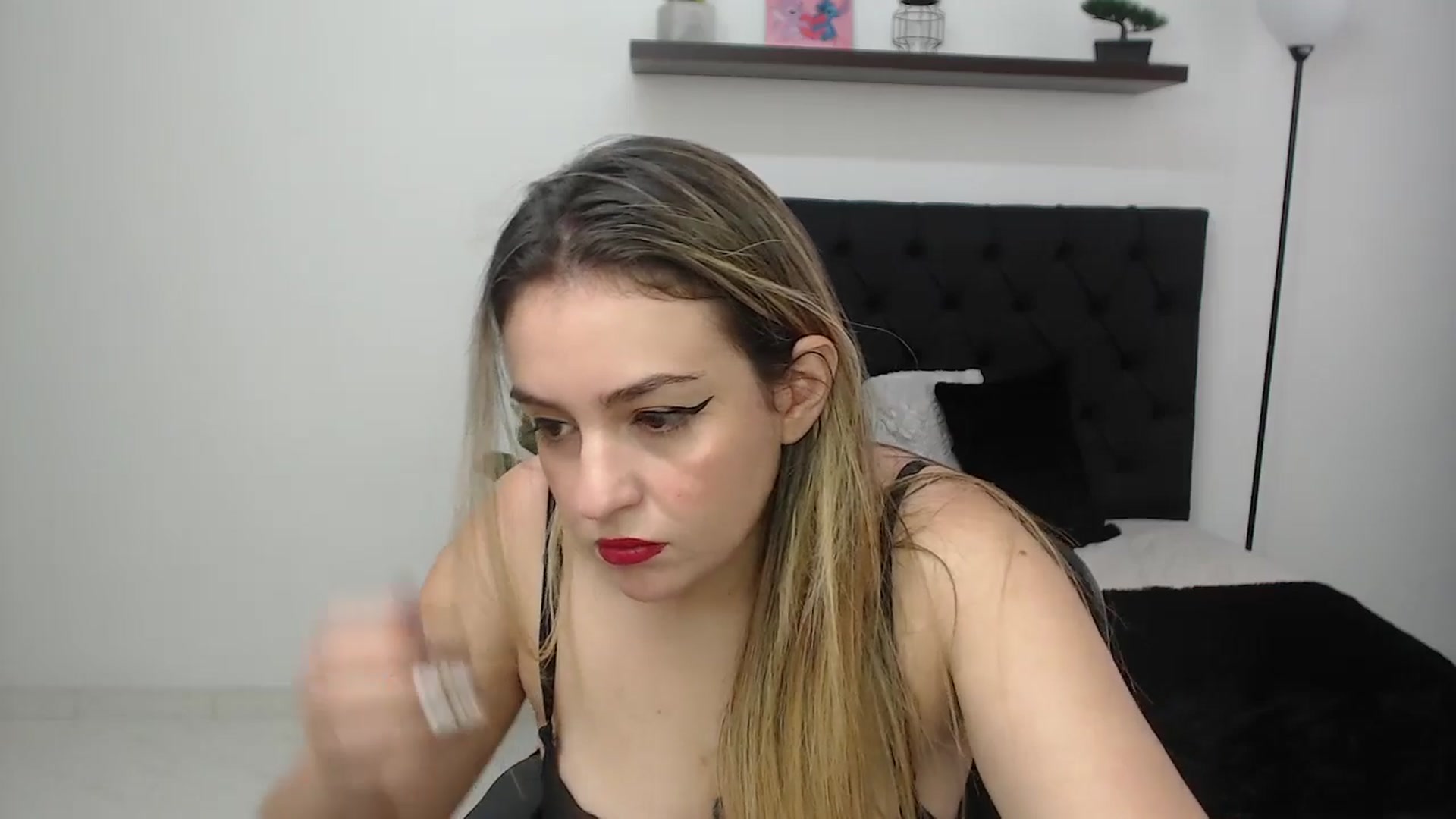 Gallery image thumbnail from CamilleDucan's myfreecams stream on, 11/04/2025, 15:29 image 9 of 20