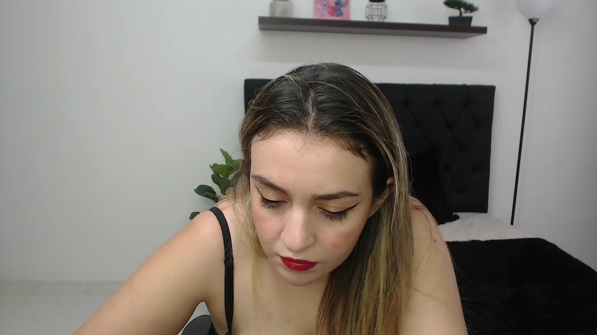 Gallery image thumbnail from CamilleDucan's myfreecams stream on, 11/04/2025, 15:29 image 20 of 20
