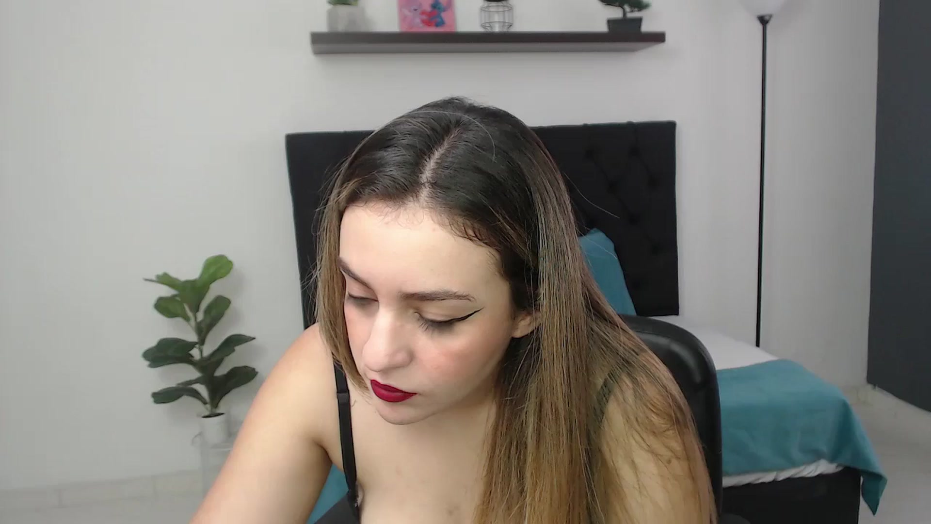 Gallery image thumbnail from CamilleDucan's myfreecams stream on, 11/10/2025, 13:44 image 1 of 20
