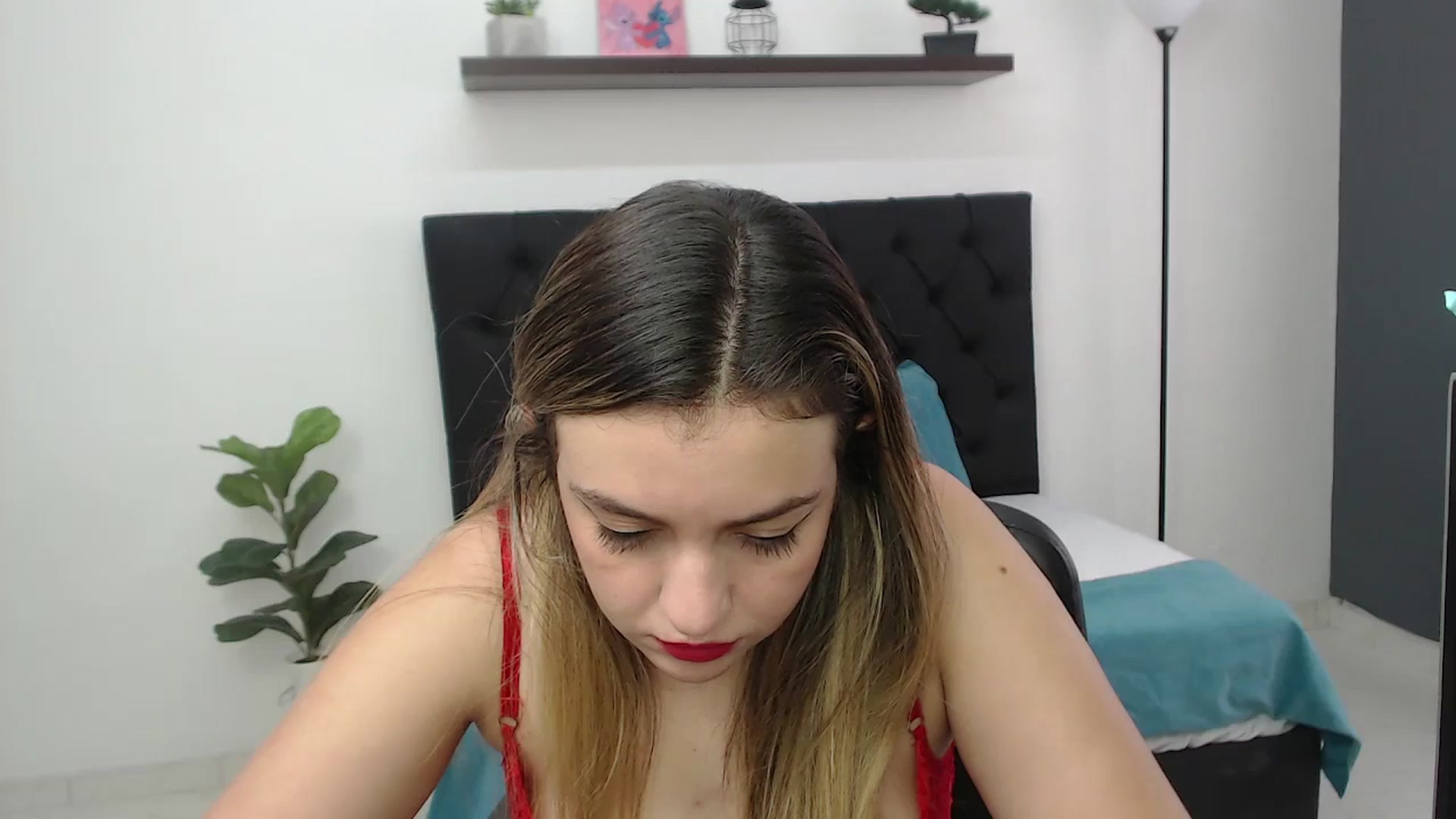 Gallery image thumbnail from CamilleDucan's myfreecams stream on, 11/11/2025, 15:54 image 12 of 20