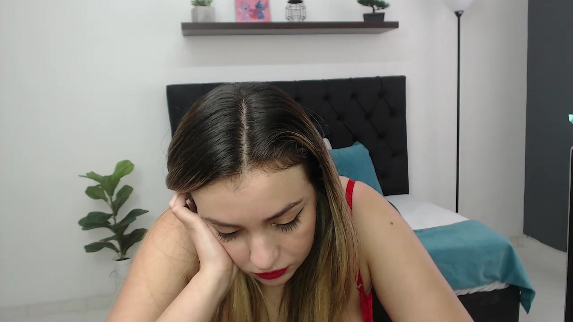 Gallery image thumbnail from CamilleDucan's myfreecams stream on, 11/11/2025, 15:54 image 17 of 20