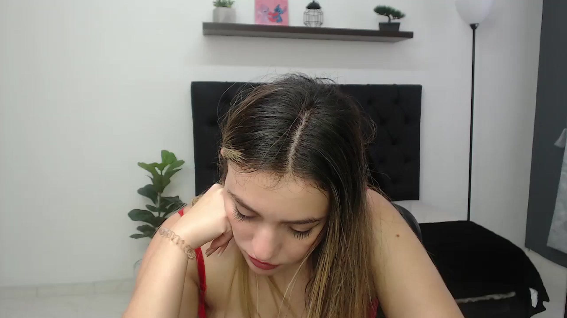 Gallery image thumbnail from CamilleDucan's myfreecams stream on, 11/18/2025, 19:02 image 1 of 20
