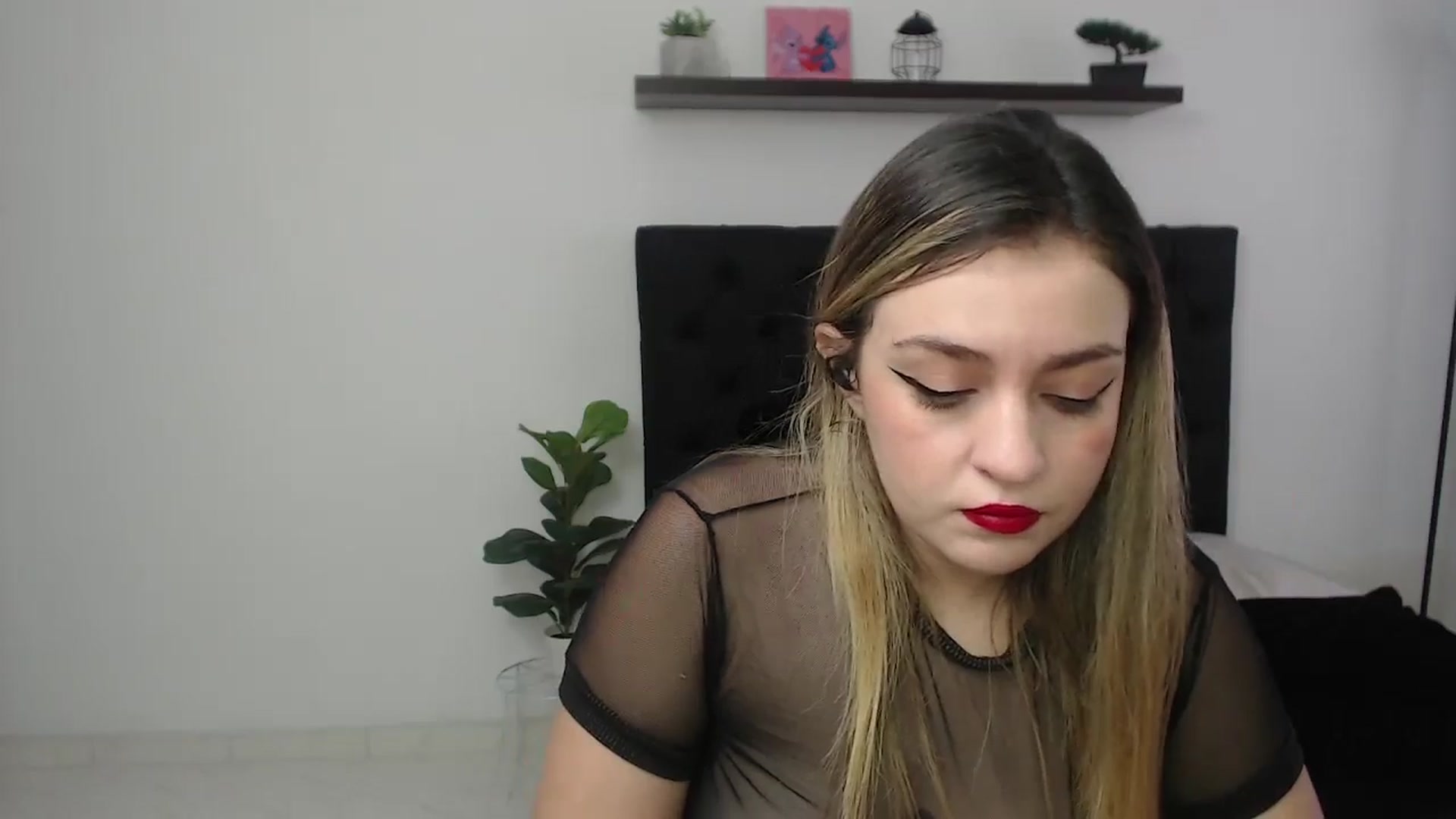 Gallery image thumbnail from CamilleDucan's myfreecams stream on, 11/20/2025, 14:00 image 16 of 20