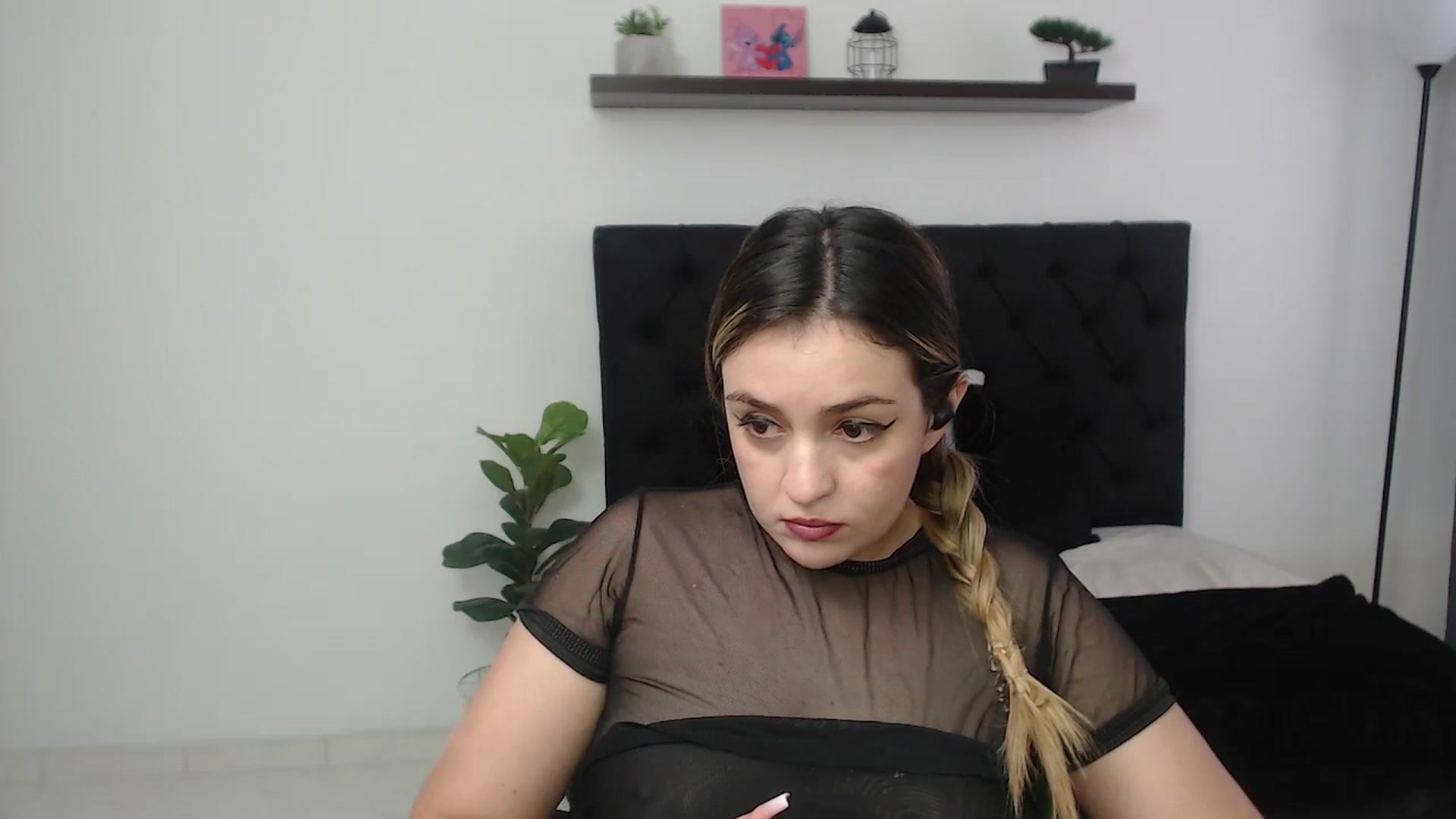 Gallery image thumbnail from CamilleDucan's myfreecams stream on, 11/20/2025, 16:50 image 18 of 20