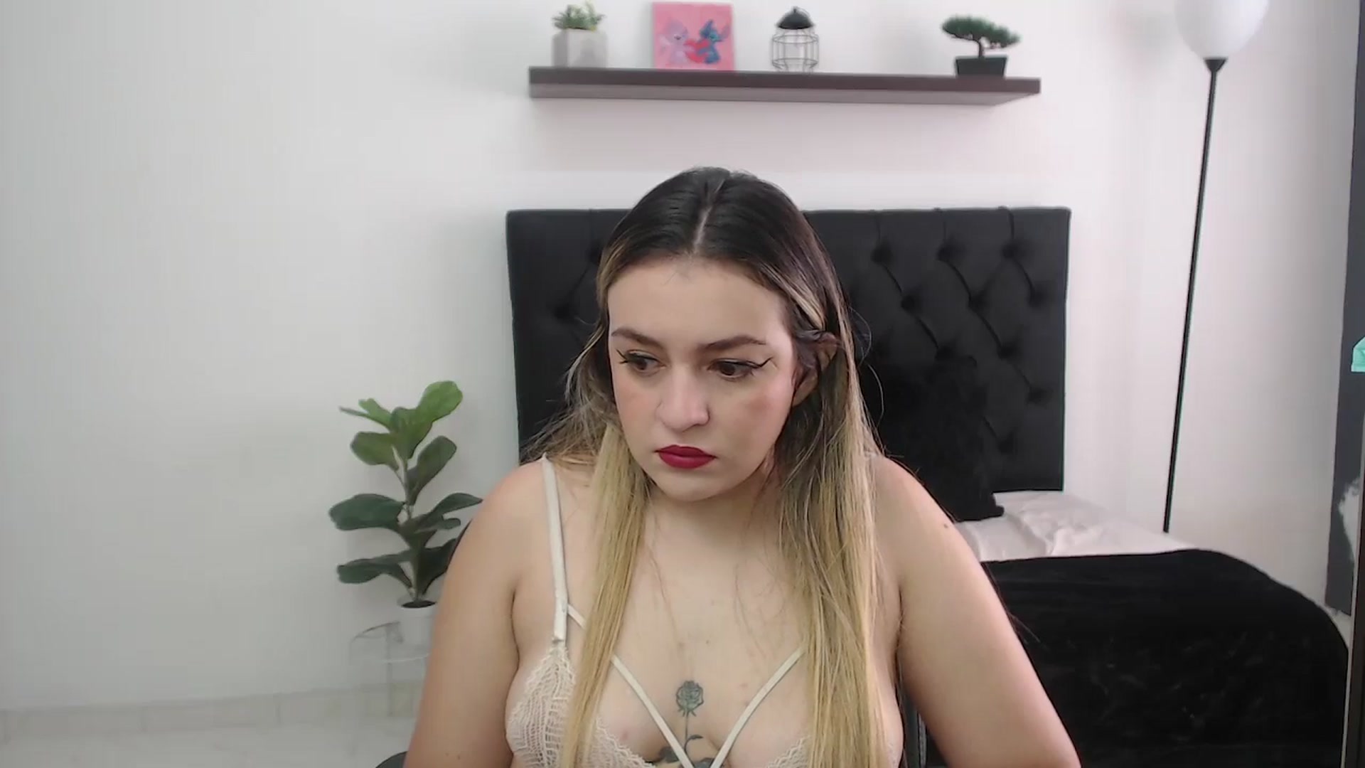 Gallery image thumbnail from CamilleDucan's myfreecams stream on, 11/21/2025, 14:19 image 5 of 20