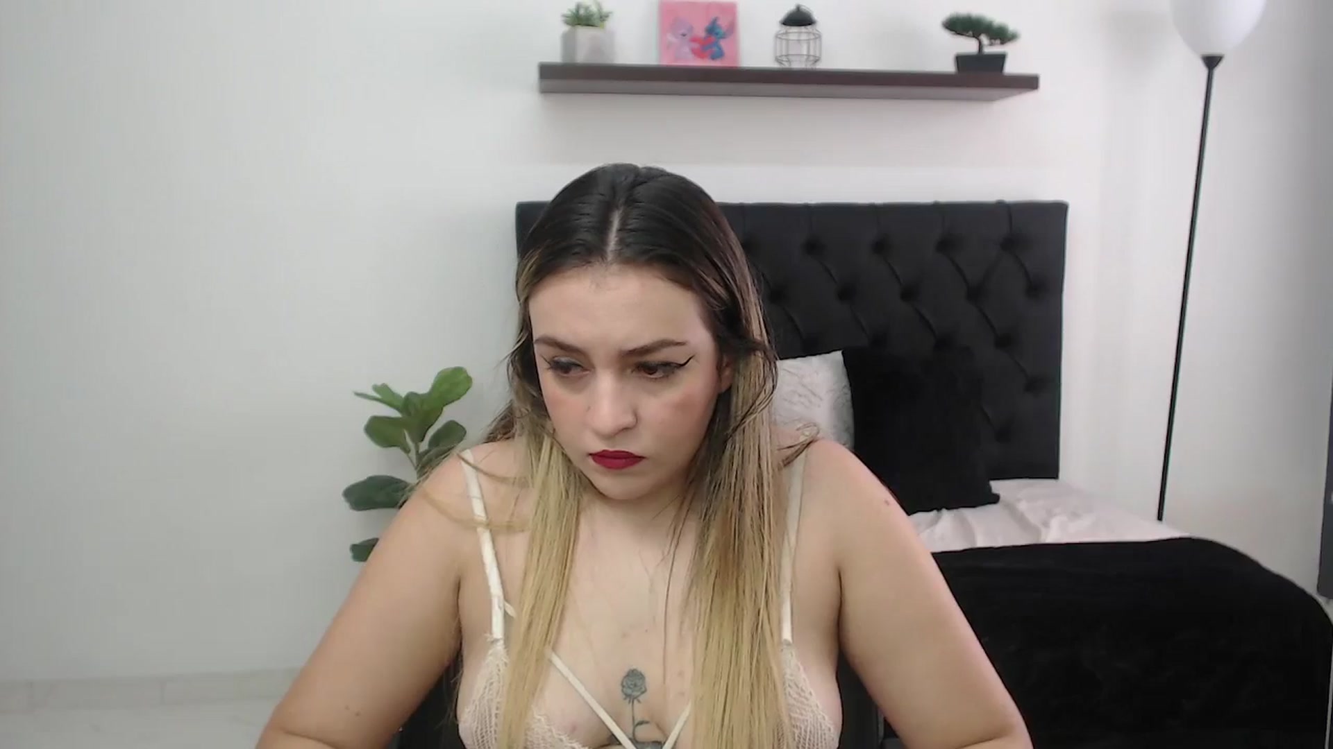 Gallery image thumbnail from CamilleDucan's myfreecams stream on, 11/21/2025, 14:19 image 19 of 20