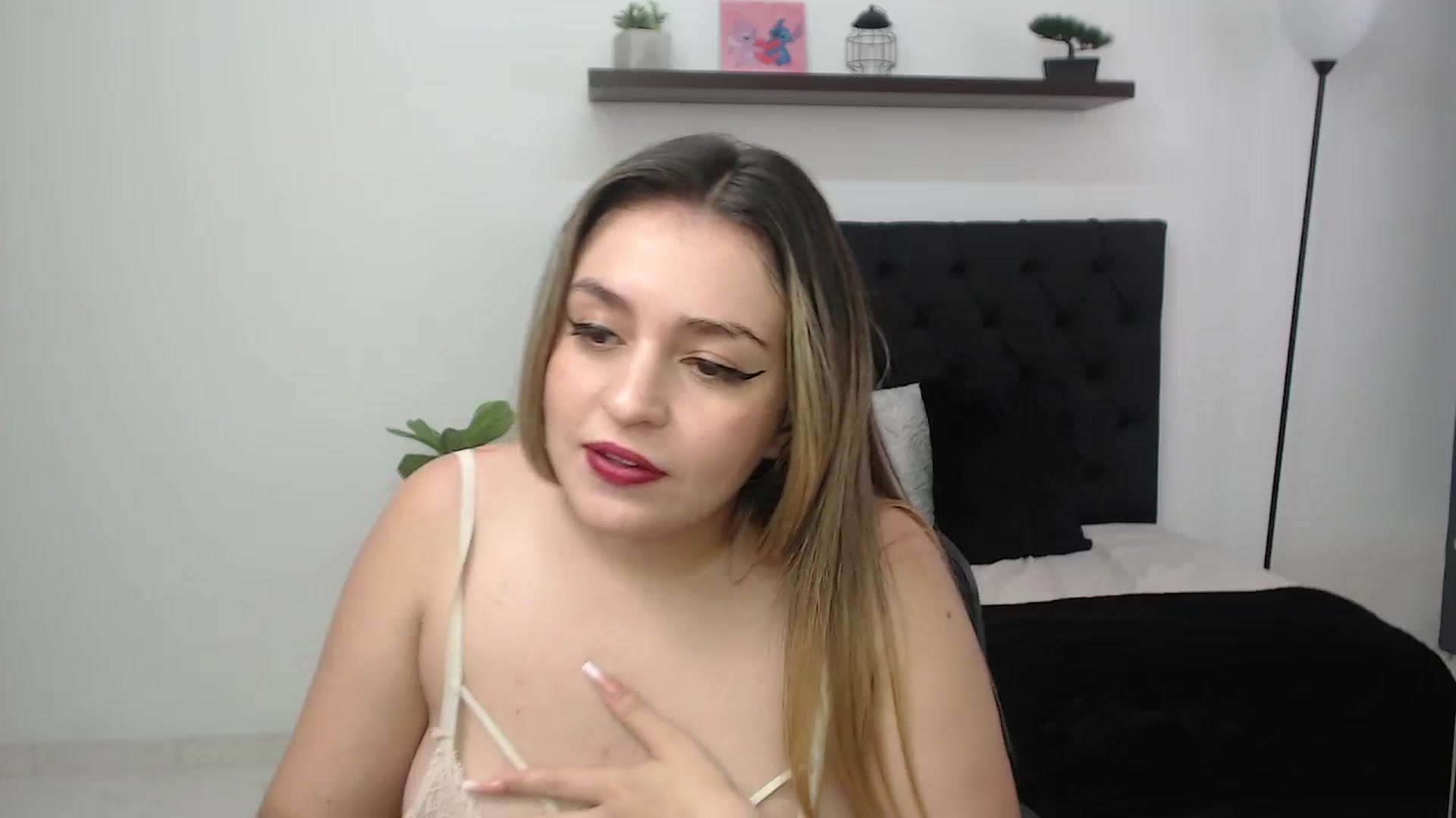 Gallery image thumbnail from CamilleDucan's myfreecams stream on, 11/21/2025, 16:26 image 3 of 20