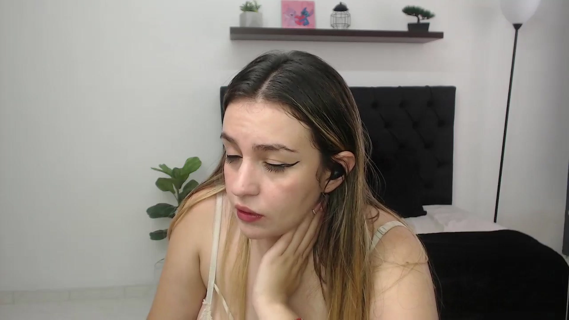 Gallery image thumbnail from CamilleDucan's myfreecams stream on, 11/21/2025, 16:26 image 10 of 20