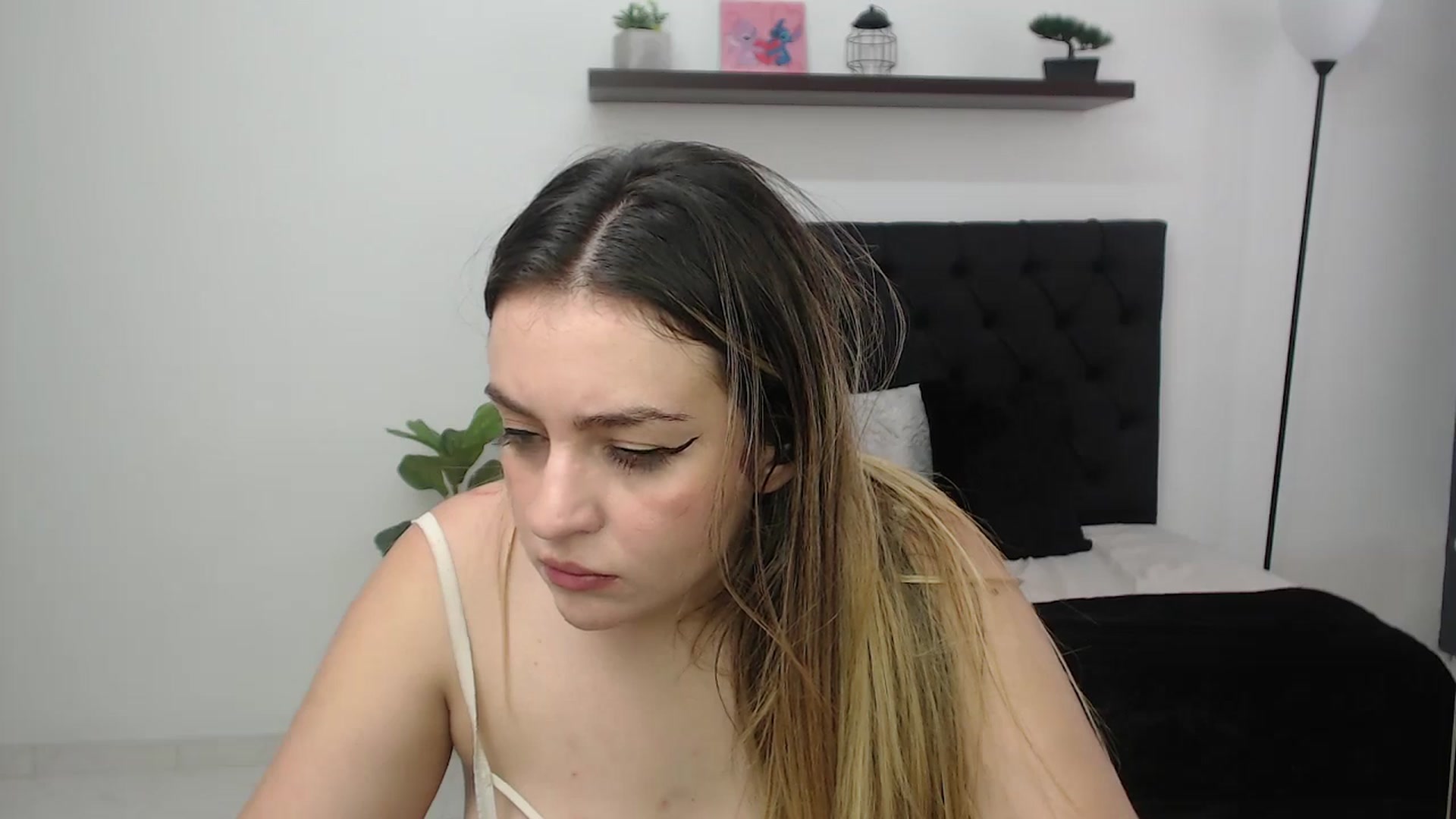Gallery image thumbnail from CamilleDucan's myfreecams stream on, 11/21/2025, 16:26 image 6 of 20