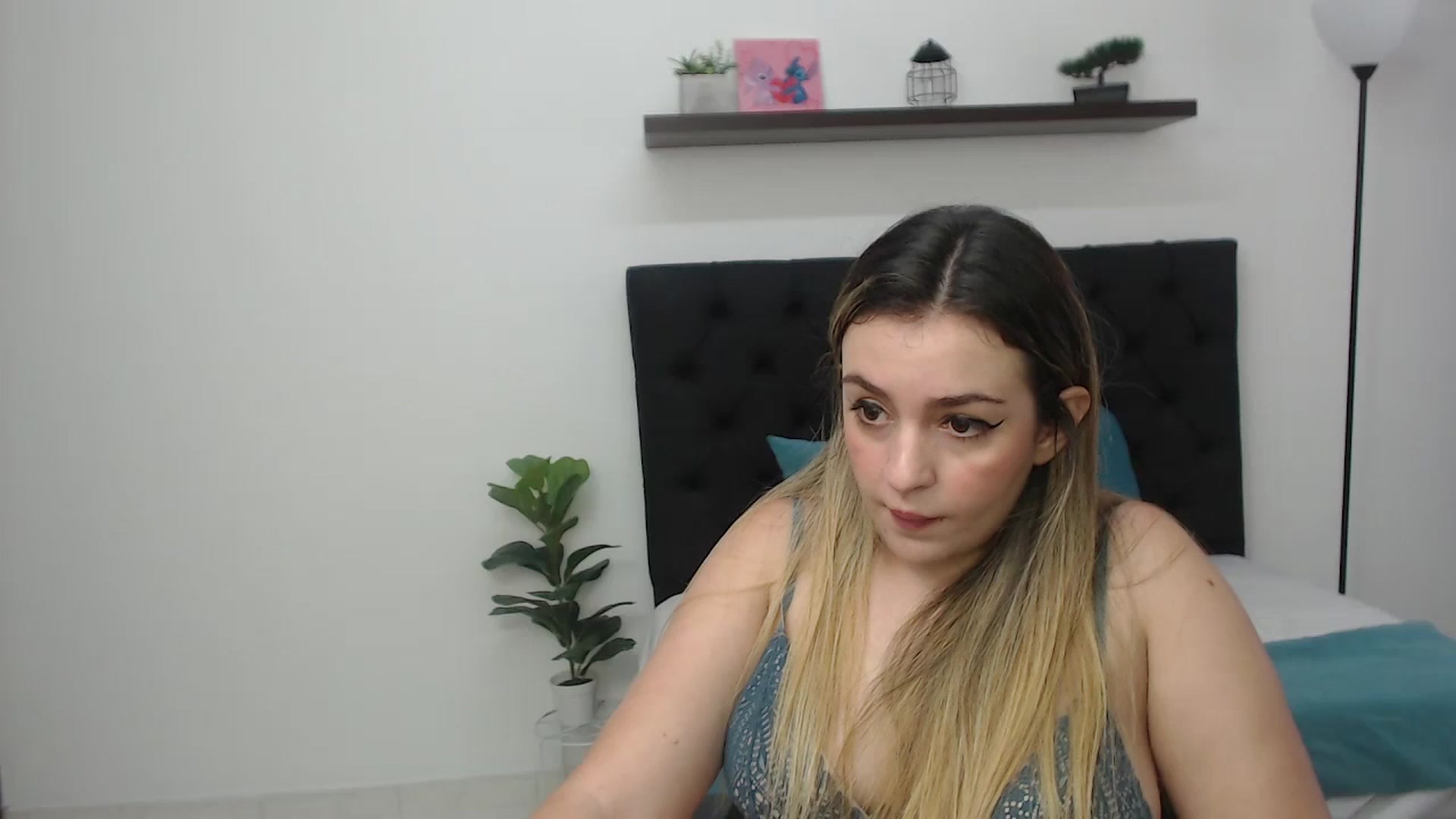 Gallery image thumbnail from CamilleDucan's myfreecams stream on, 11/24/2025, 14:58 image 17 of 20