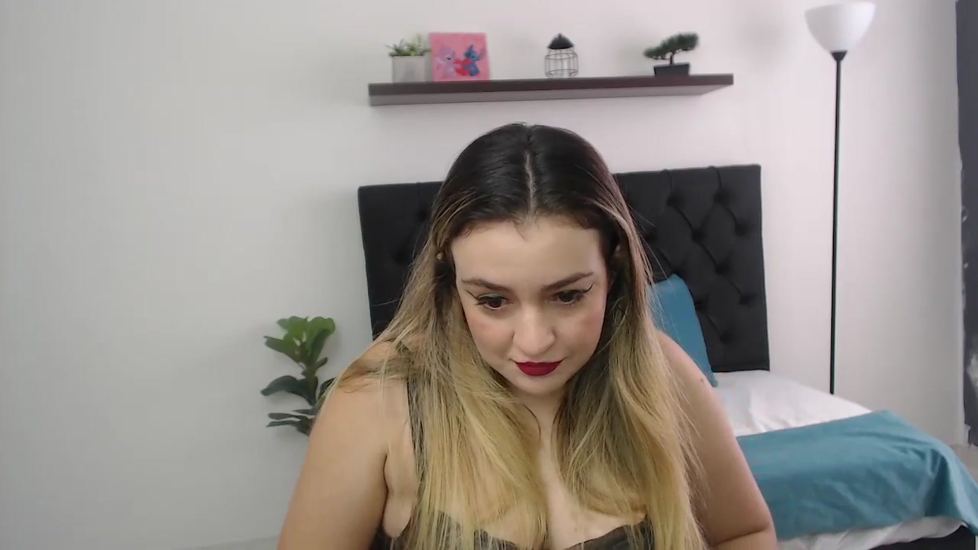Gallery image thumbnail from CamilleDucan's myfreecams stream on, 11/25/2025, 14:45 image 13 of 20