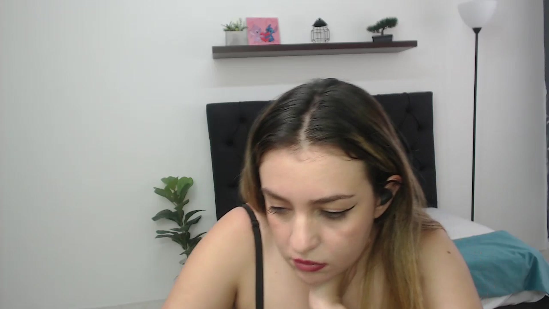 Gallery image thumbnail from CamilleDucan's myfreecams stream on, 11/25/2025, 17:16 image 14 of 20