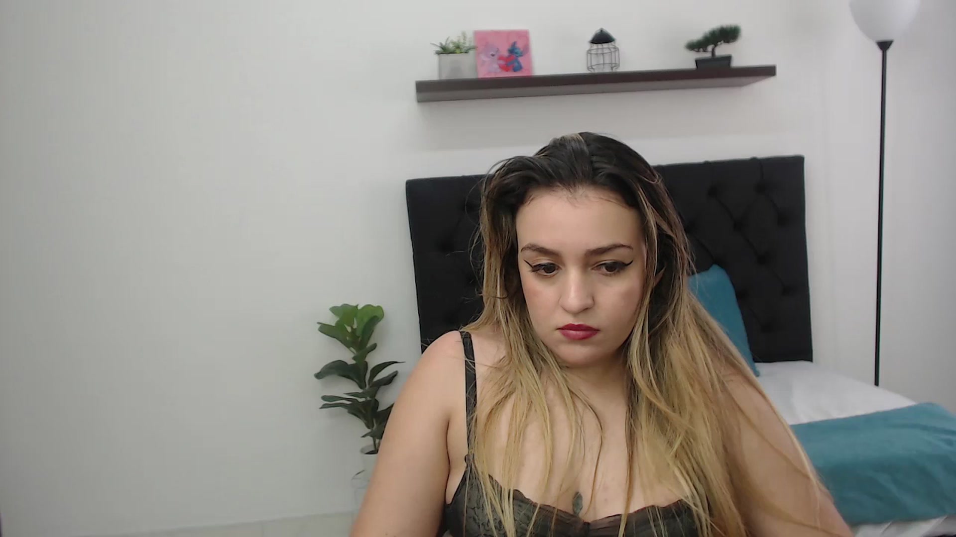 Gallery image thumbnail from CamilleDucan's myfreecams stream on, 11/25/2025, 17:37 image 18 of 20