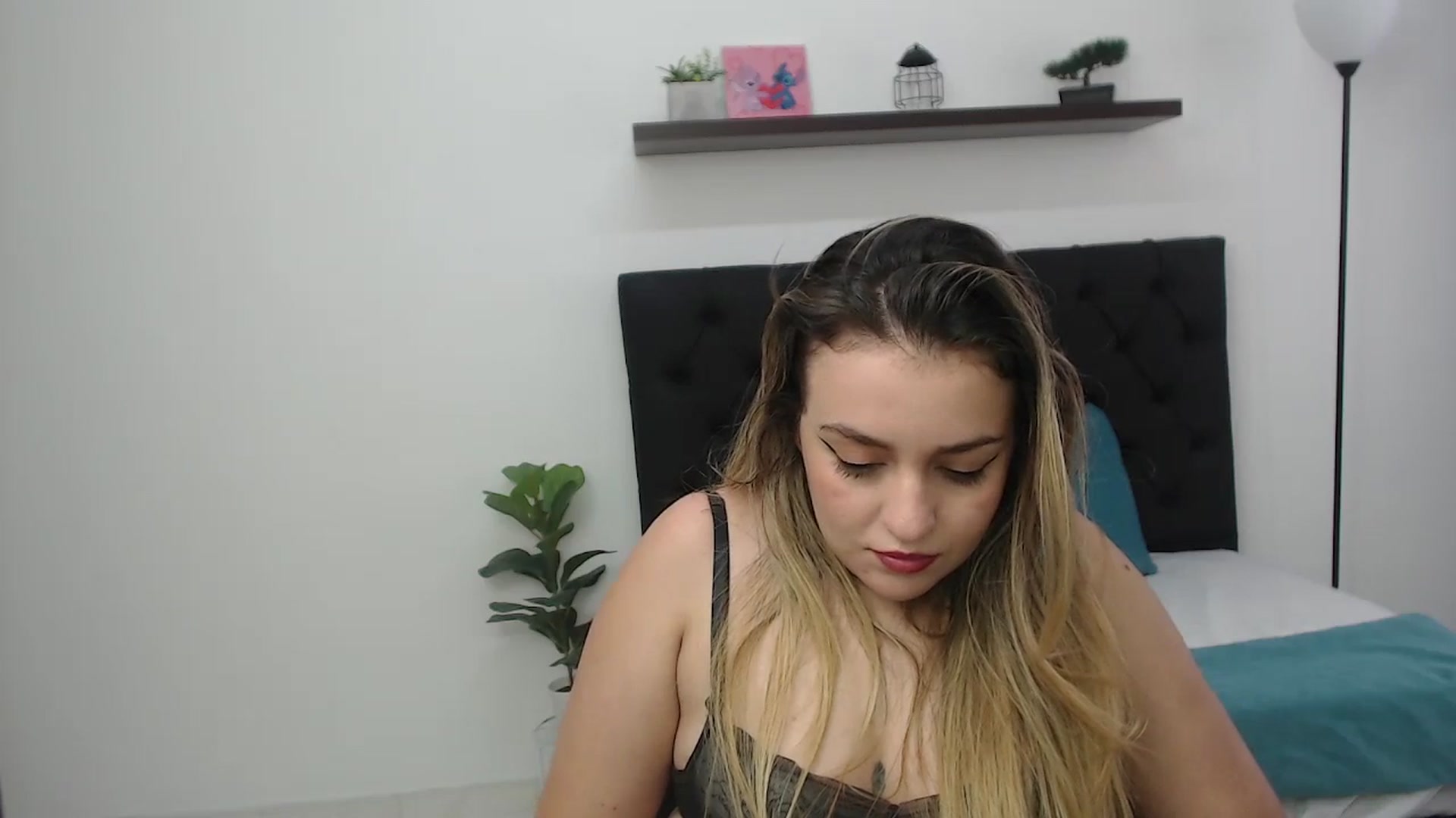 Gallery image thumbnail from CamilleDucan's myfreecams stream on, 11/25/2025, 17:37 image 7 of 20